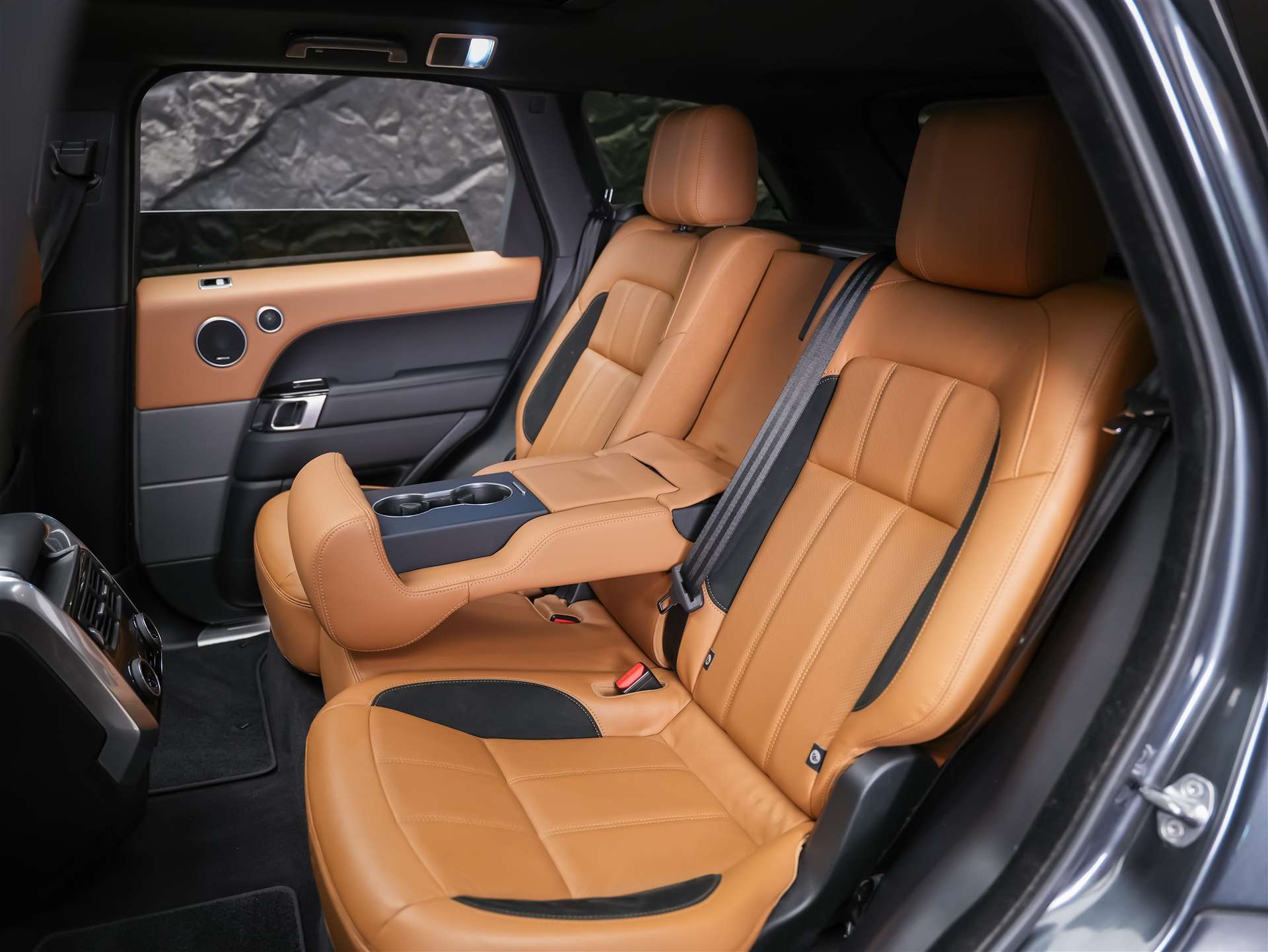 LAND ROVER Range Rover Sport P400e 2.0 I4 PHEV HSE Dynamic Aut. *CH Auto*Sitzlüftung*Panorama*-image-14