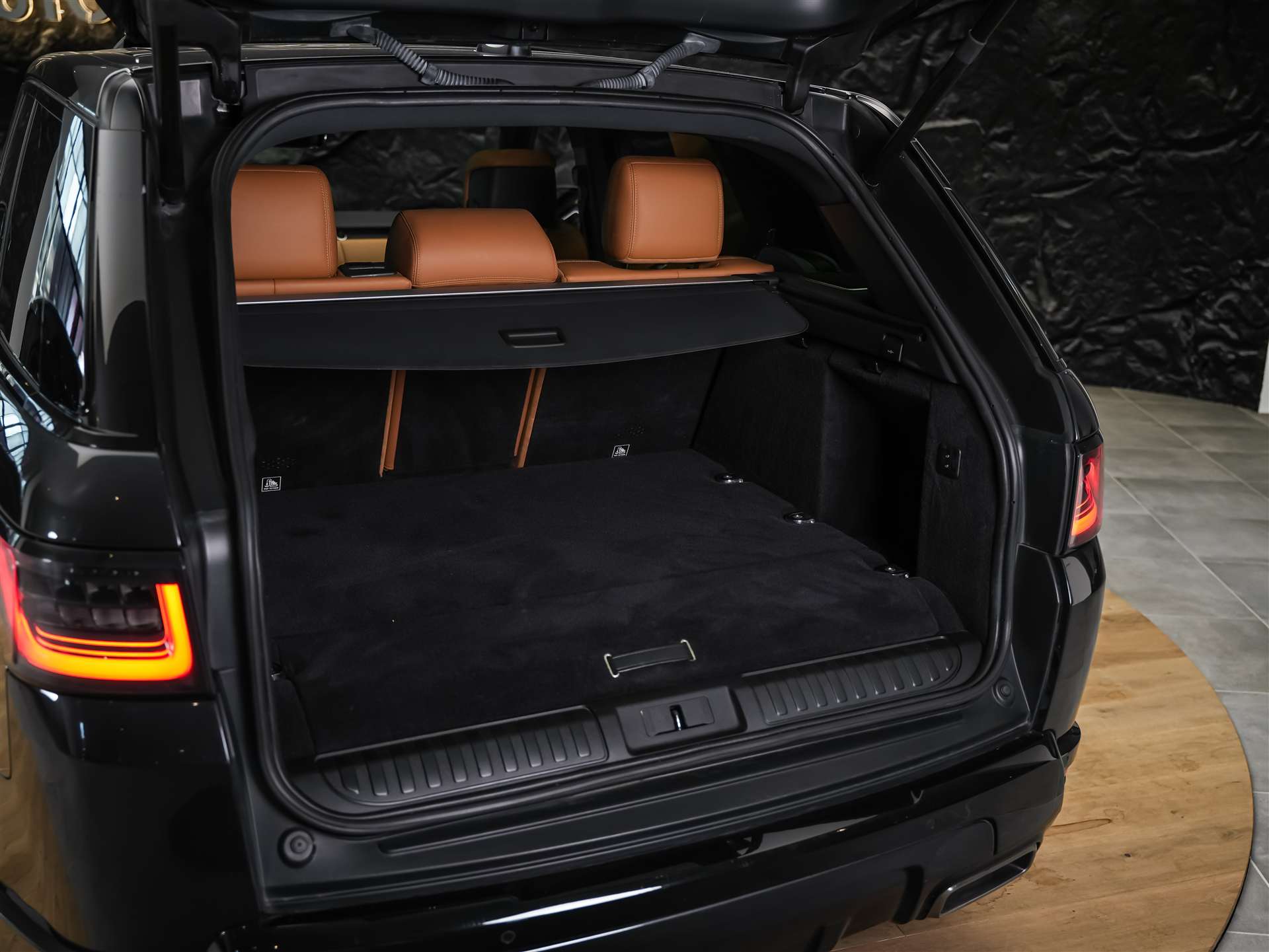 LAND ROVER Range Rover Sport P400e 2.0 I4 PHEV HSE Dynamic Aut. *CH Auto*Sitzlüftung*Panorama*-image-45