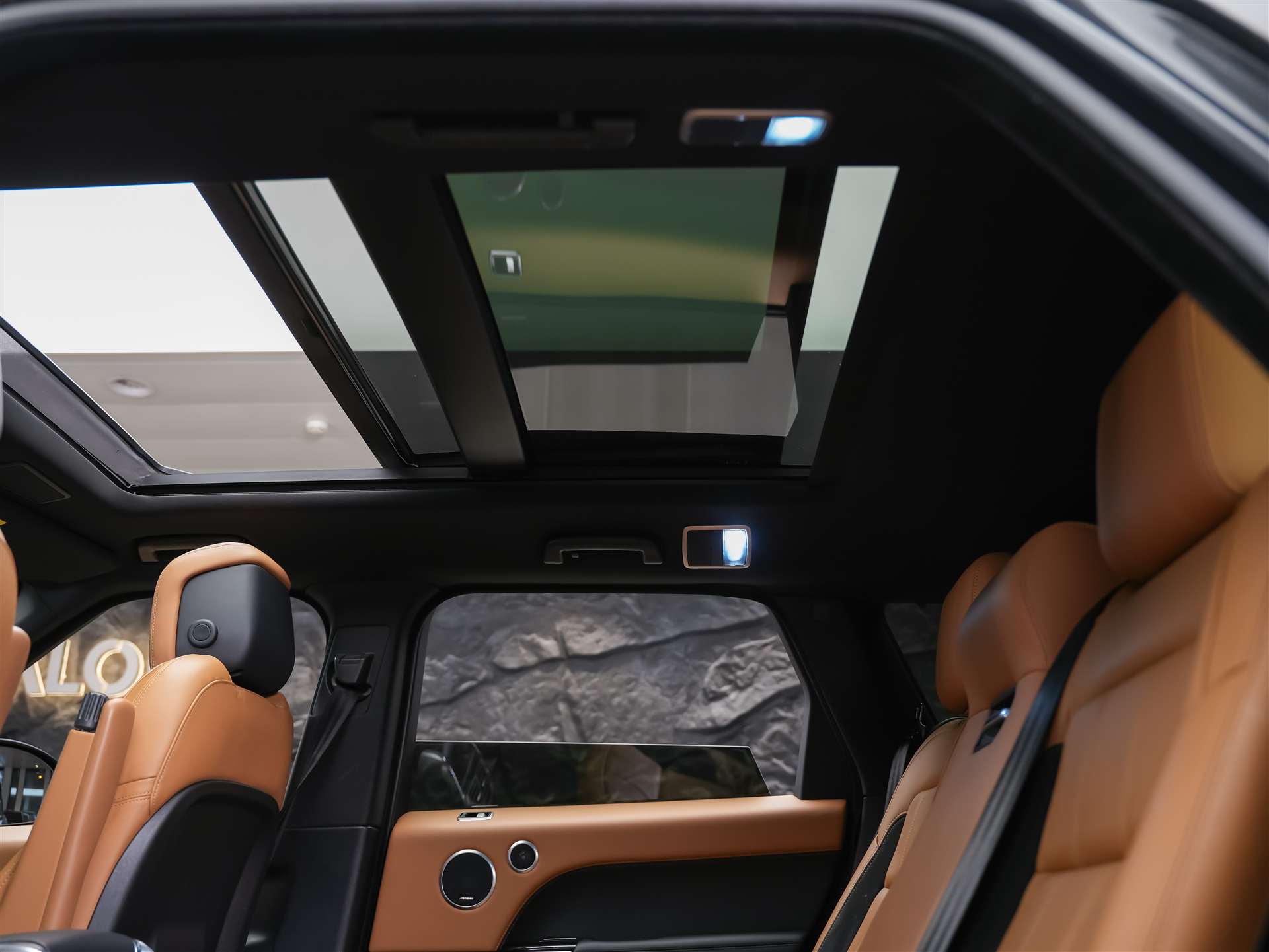 LAND ROVER Range Rover Sport P400e 2.0 I4 PHEV HSE Dynamic Aut. *CH Auto*Sitzlüftung*Panorama*-image-12