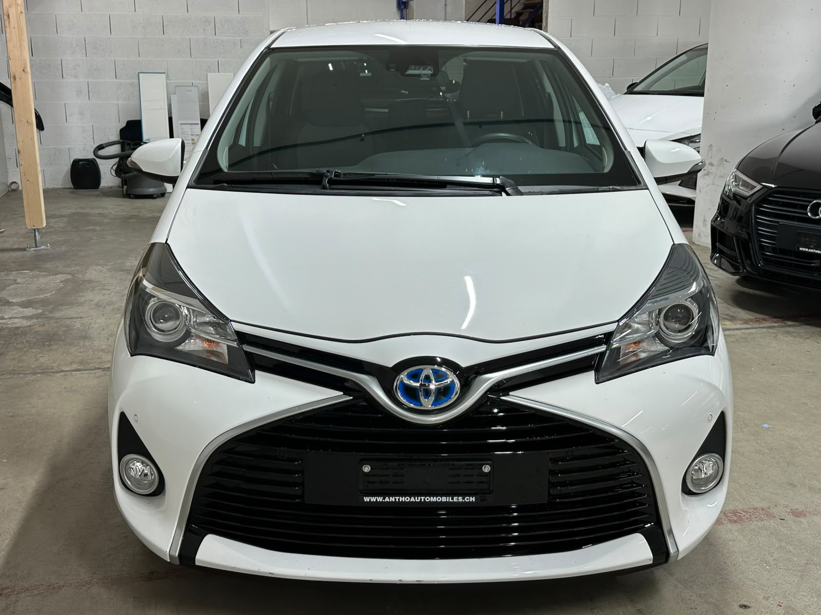 TOYOTA Yaris 1.5 VVT-i Hybrid Trend e-CVT-image-2