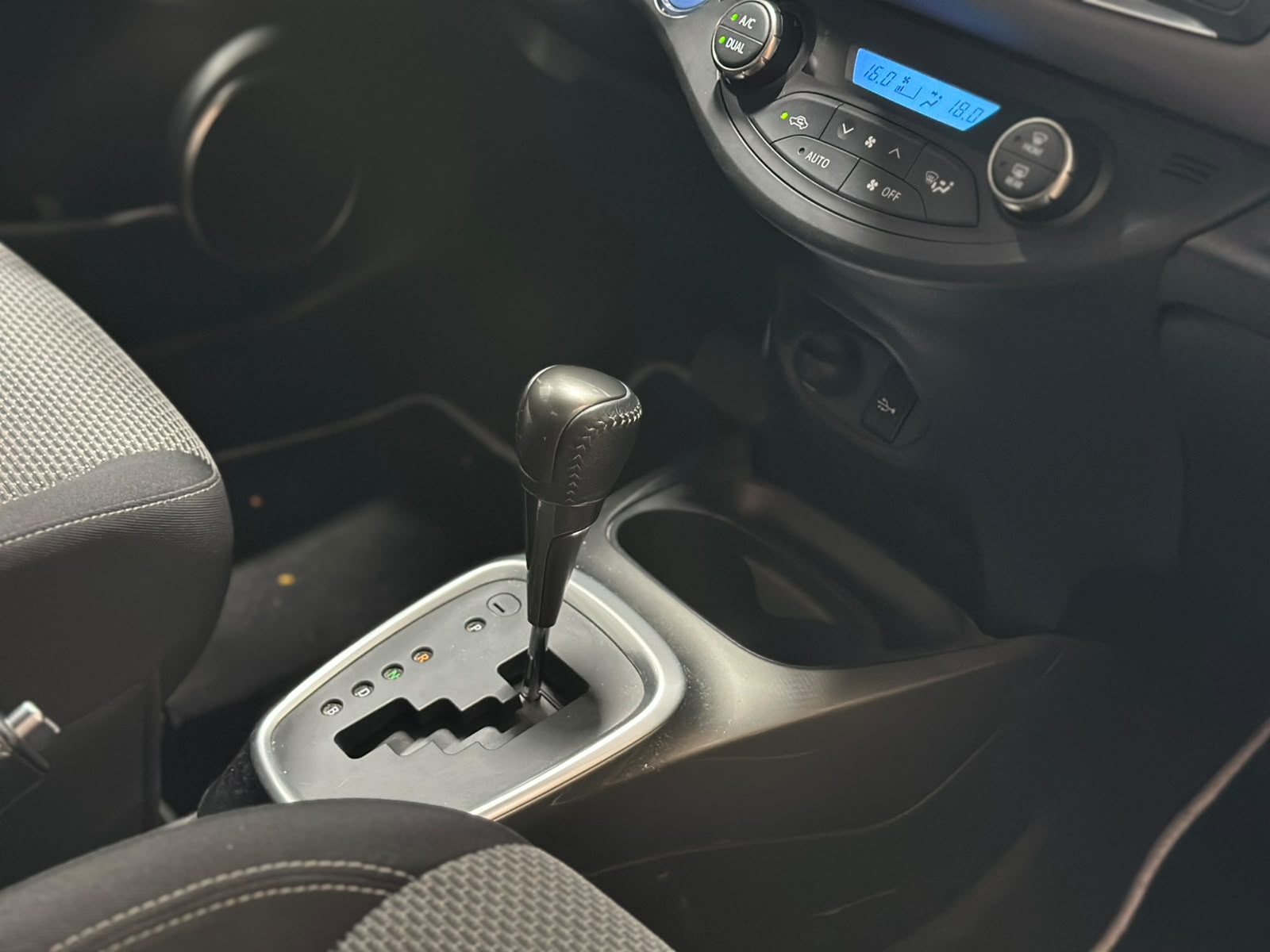 TOYOTA Yaris 1.5 VVT-i Hybrid Trend e-CVT-image-9
