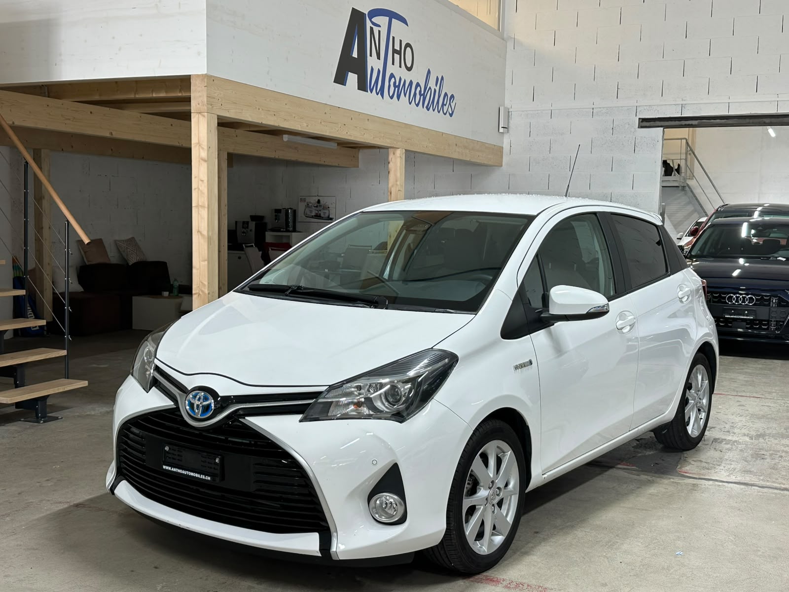 TOYOTA Yaris 1.5 VVT-i Hybrid Trend e-CVT-image-0