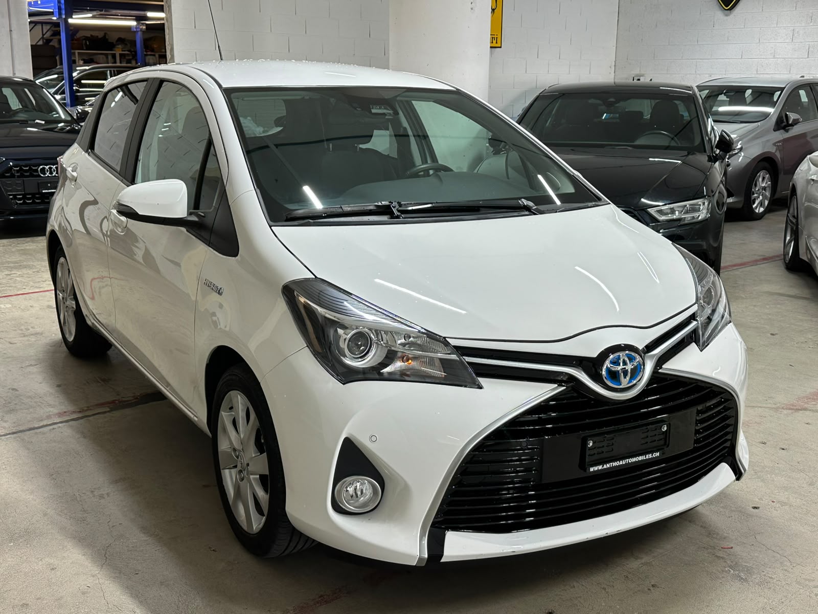 TOYOTA Yaris 1.5 VVT-i Hybrid Trend e-CVT-image-1