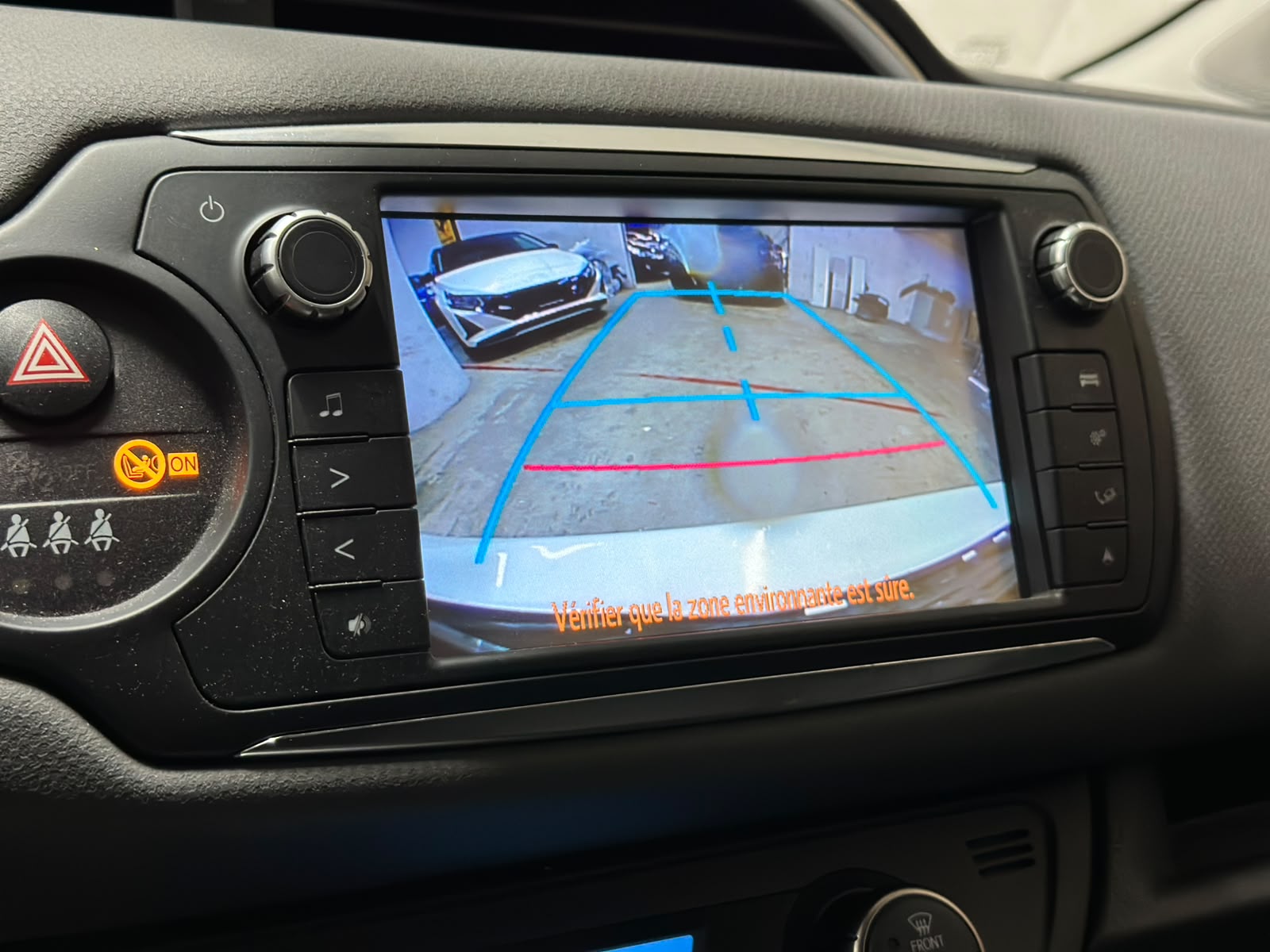 TOYOTA Yaris 1.5 VVT-i Hybrid Trend e-CVT-image-10