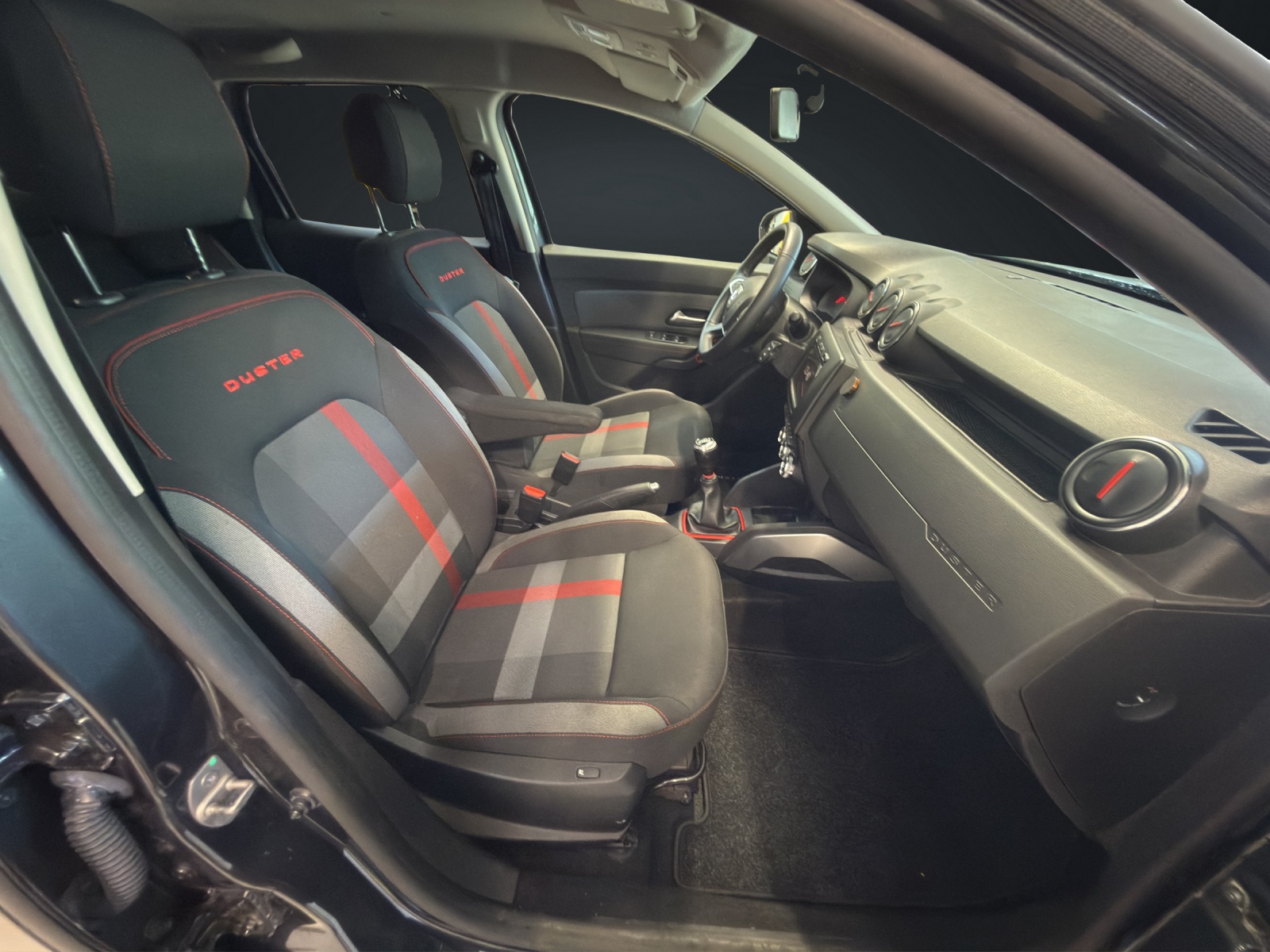 DACIA Duster TCe 150 Ultimate 4x4-image-10