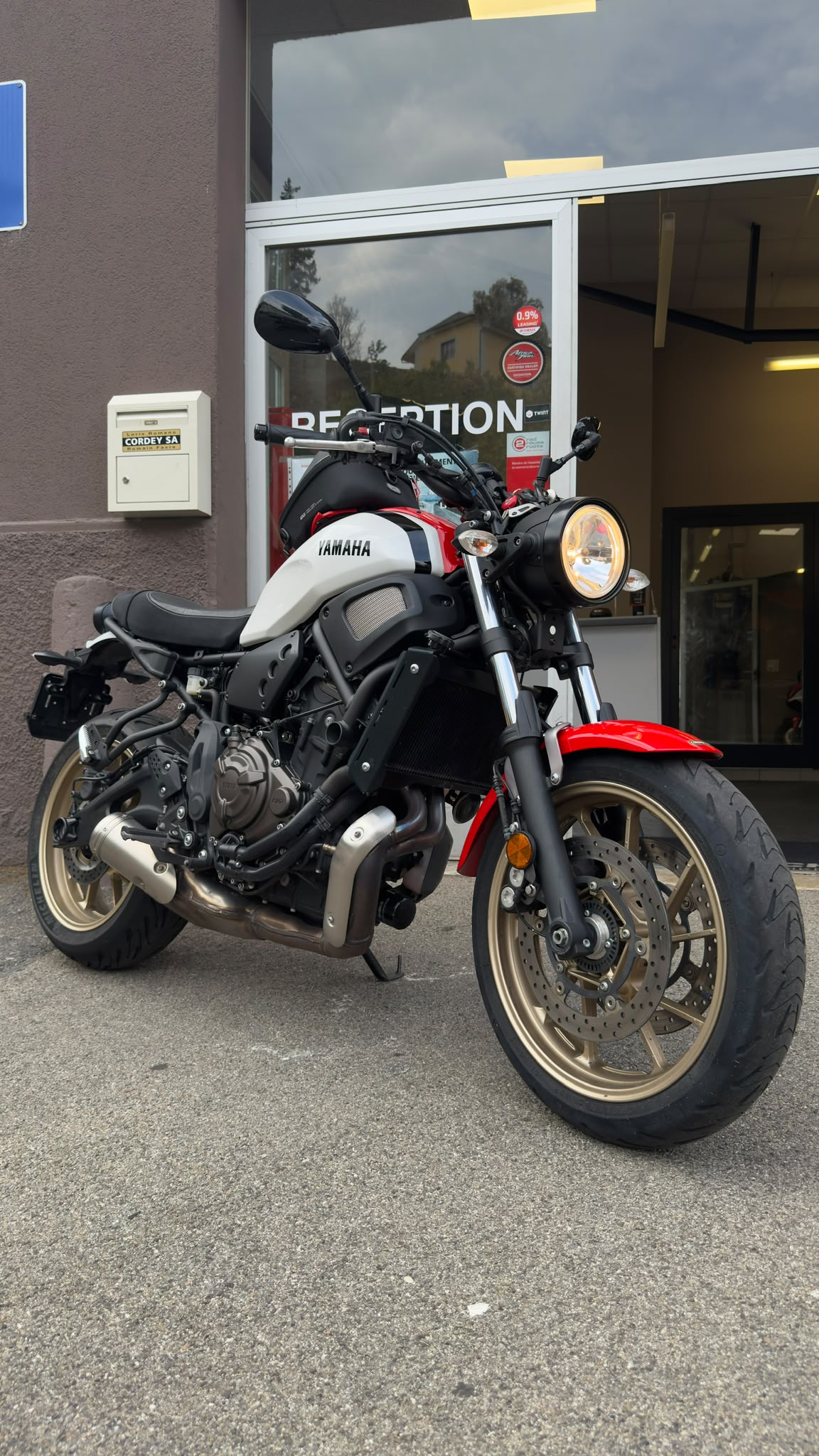 YAMAHA XSR 700