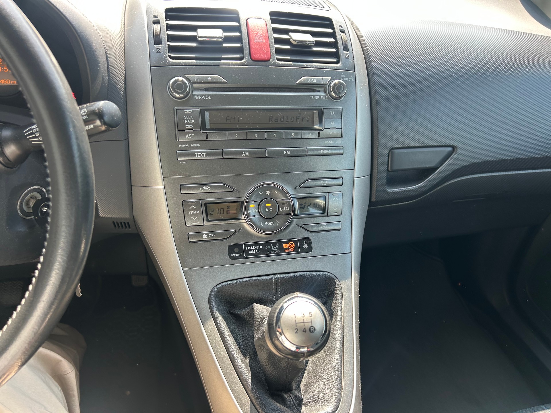TOYOTA Auris 1.6 Linea Sol-image-7