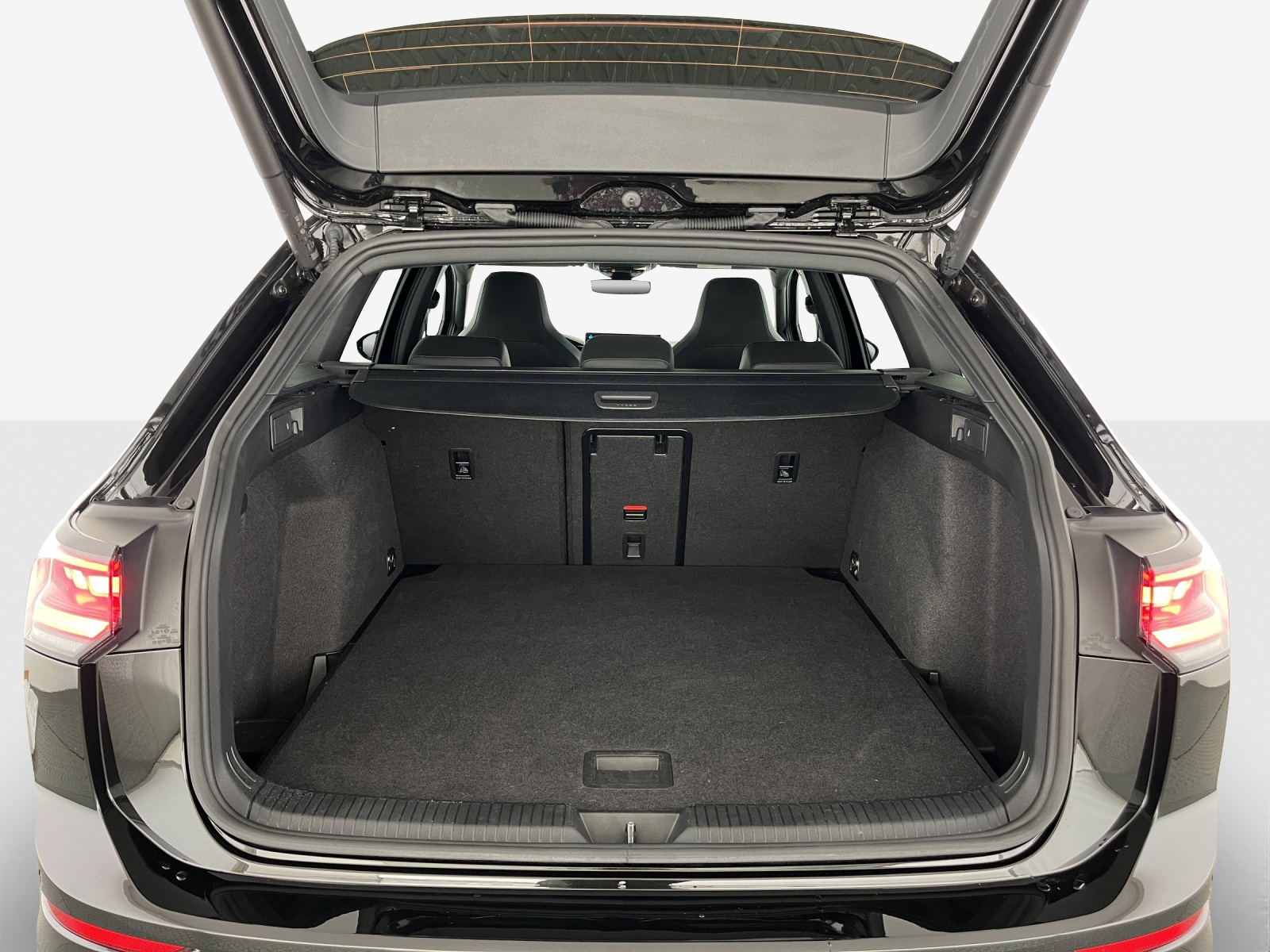 VW Golf Variant 2.0 TSI R-Line DSG 4 Motion-image-12