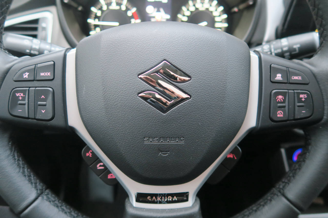 SUZUKI S-Cross 1.4 T Sakura Top Hybrid 4x4-image-5