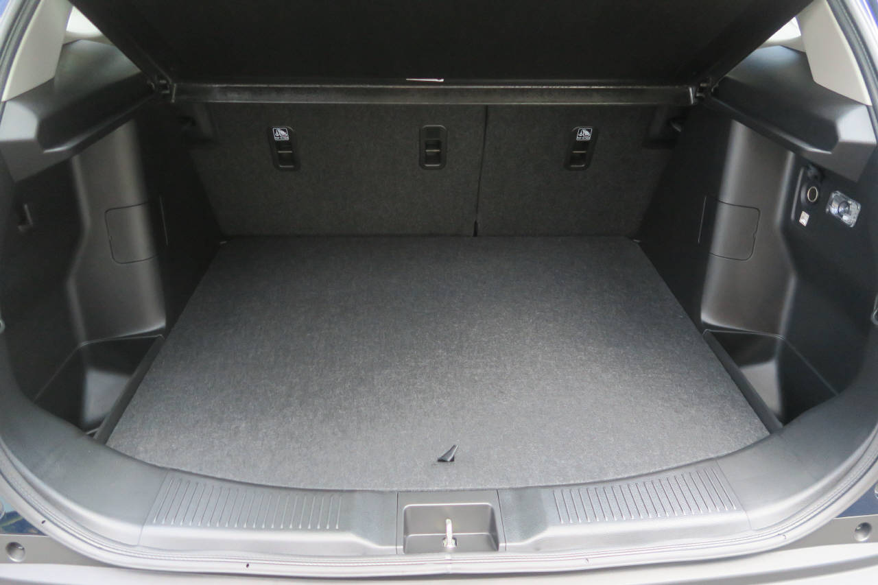 SUZUKI S-Cross 1.4 T Sakura Top Hybrid 4x4-image-15