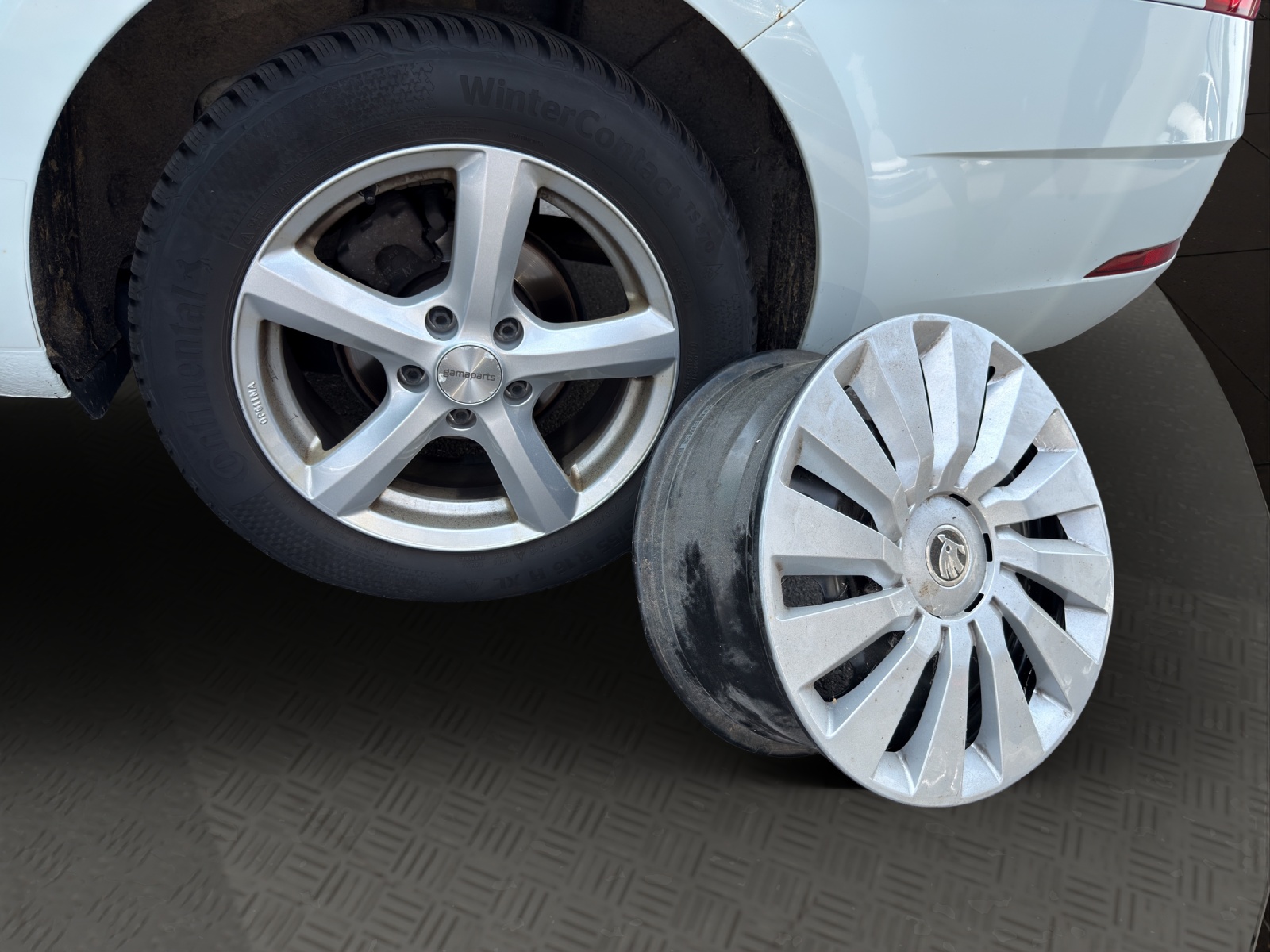 SKODA Octavia Combi 1.6 TDI Ambition DSG-image-19