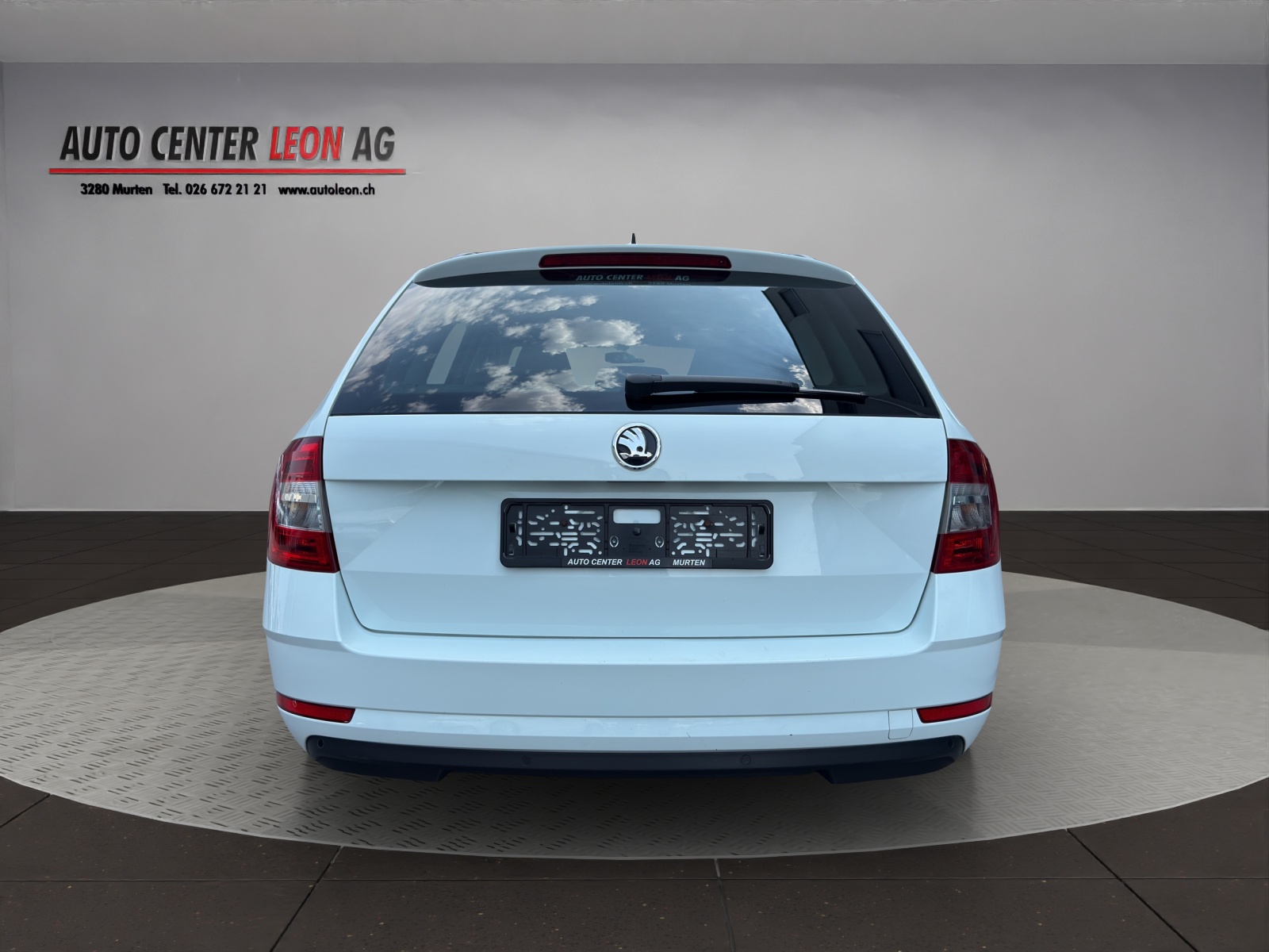 SKODA Octavia Combi 1.6 TDI Ambition DSG-image-4