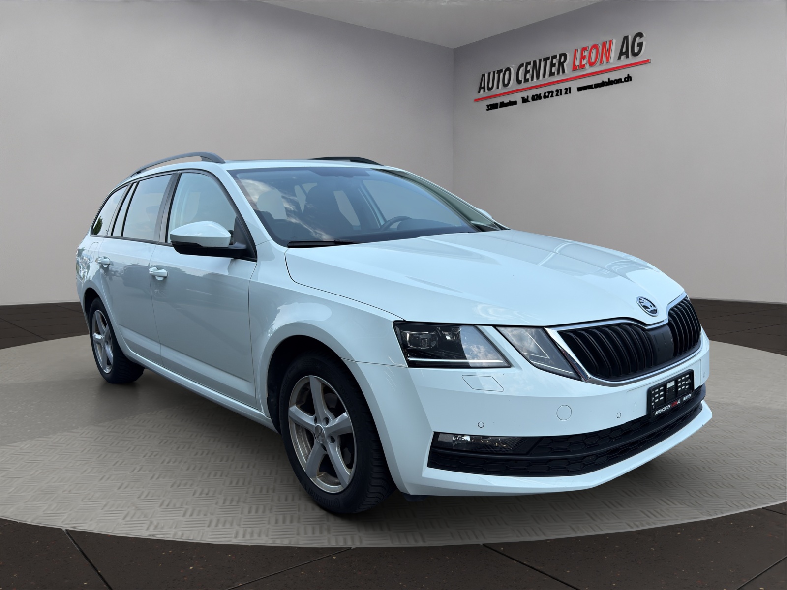 SKODA Octavia Combi 1.6 TDI Ambition DSG-image-7