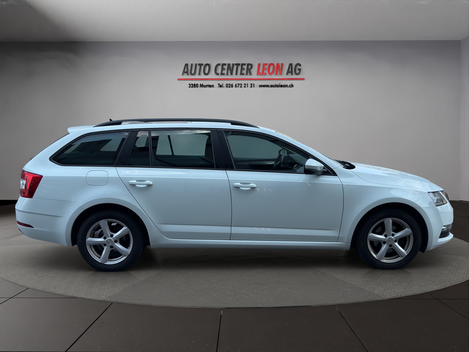 SKODA Octavia Combi 1.6 TDI Ambition DSG-image-6