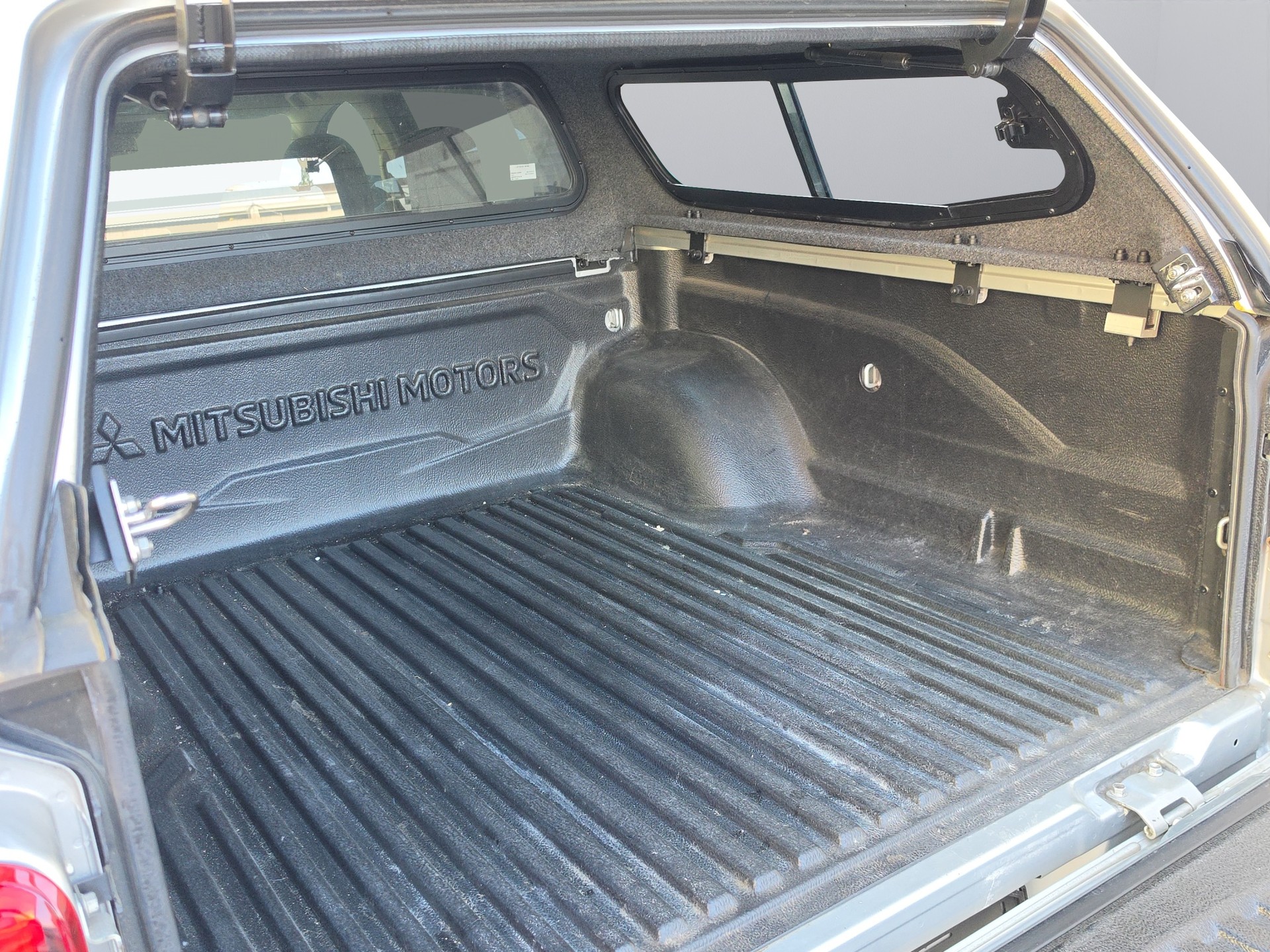 MITSUBISHI 2.2 Diamond Double Cab Automat-image-19