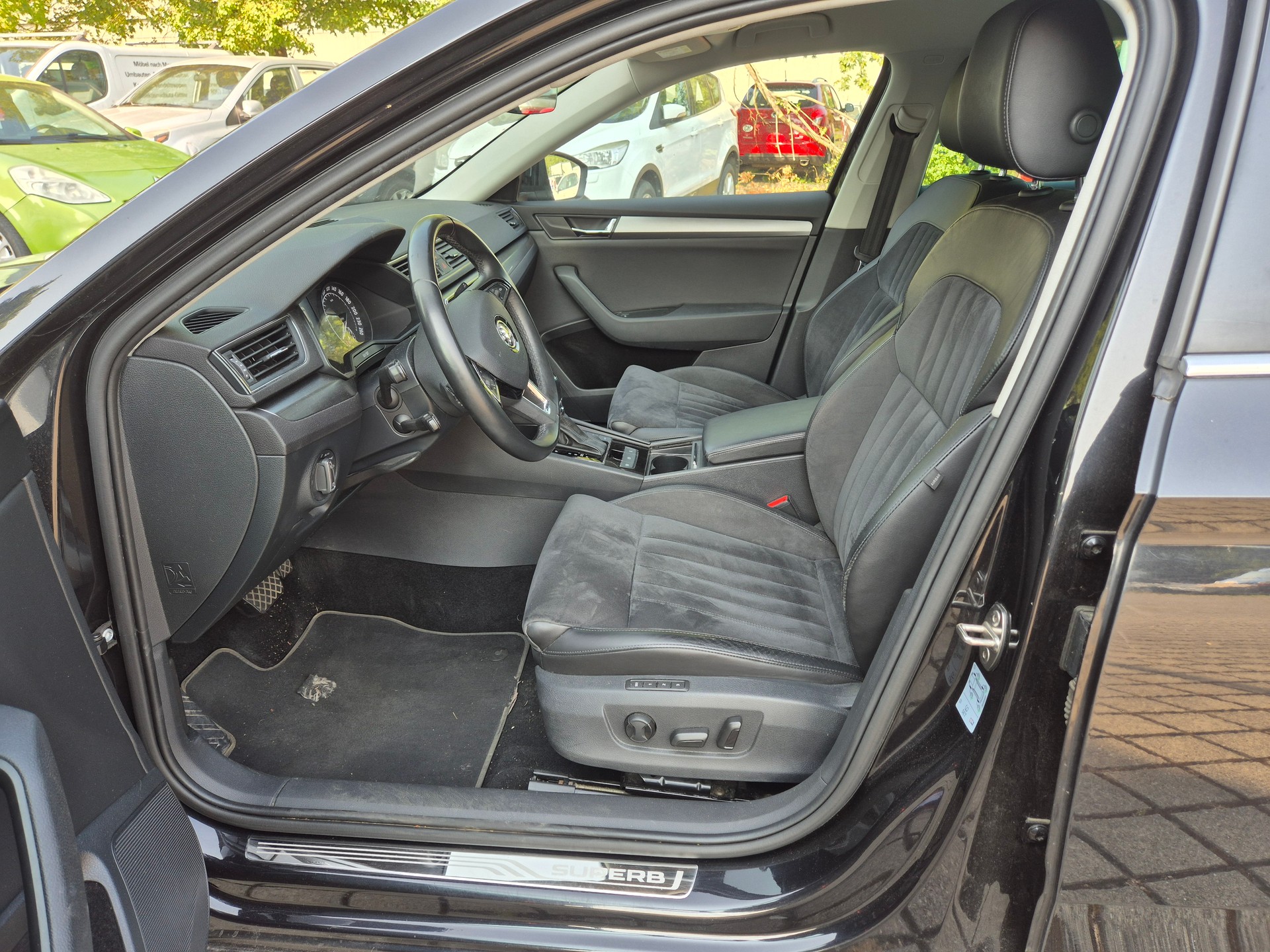 SKODA Superb Combi 2.0 TDi Ambition 4x4 DSG-image-10