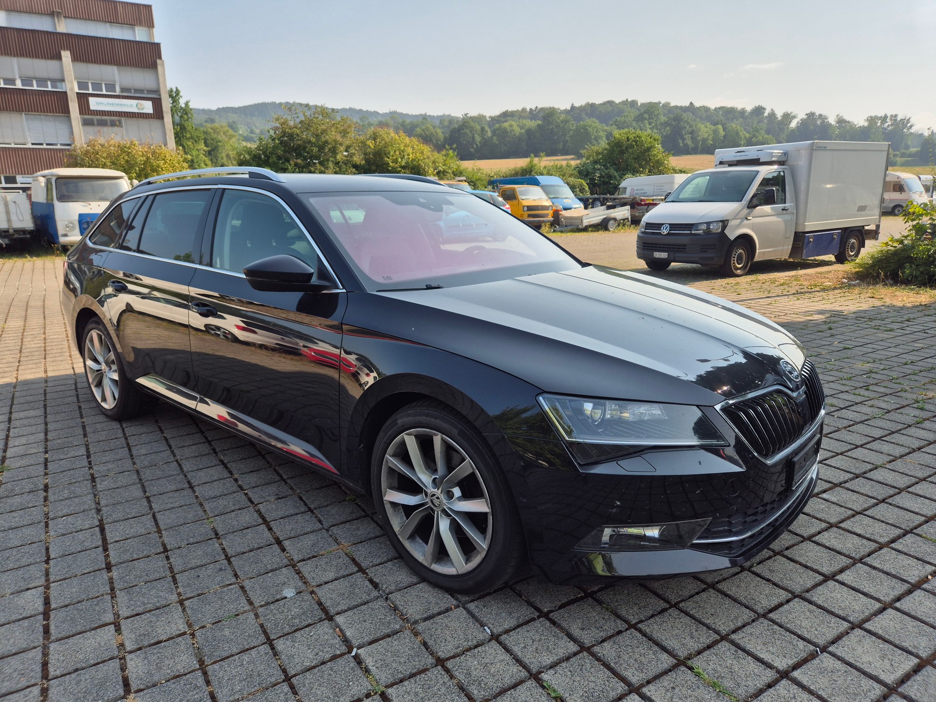 SKODA Superb Combi 2.0 TDi Ambition 4x4 DSG-image-2
