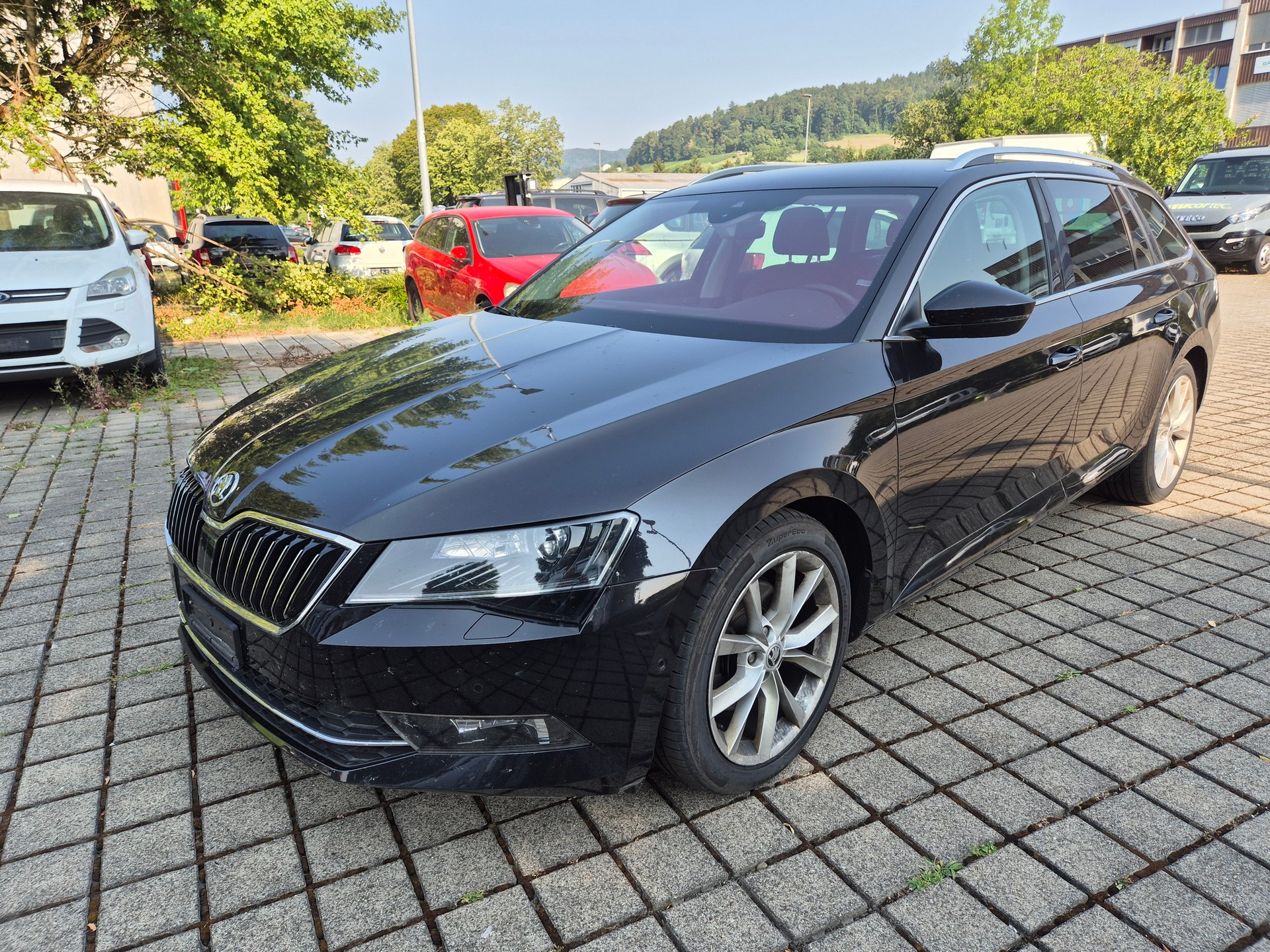 SKODA Superb Combi 2.0 TDi Ambition 4x4 DSG-image-1