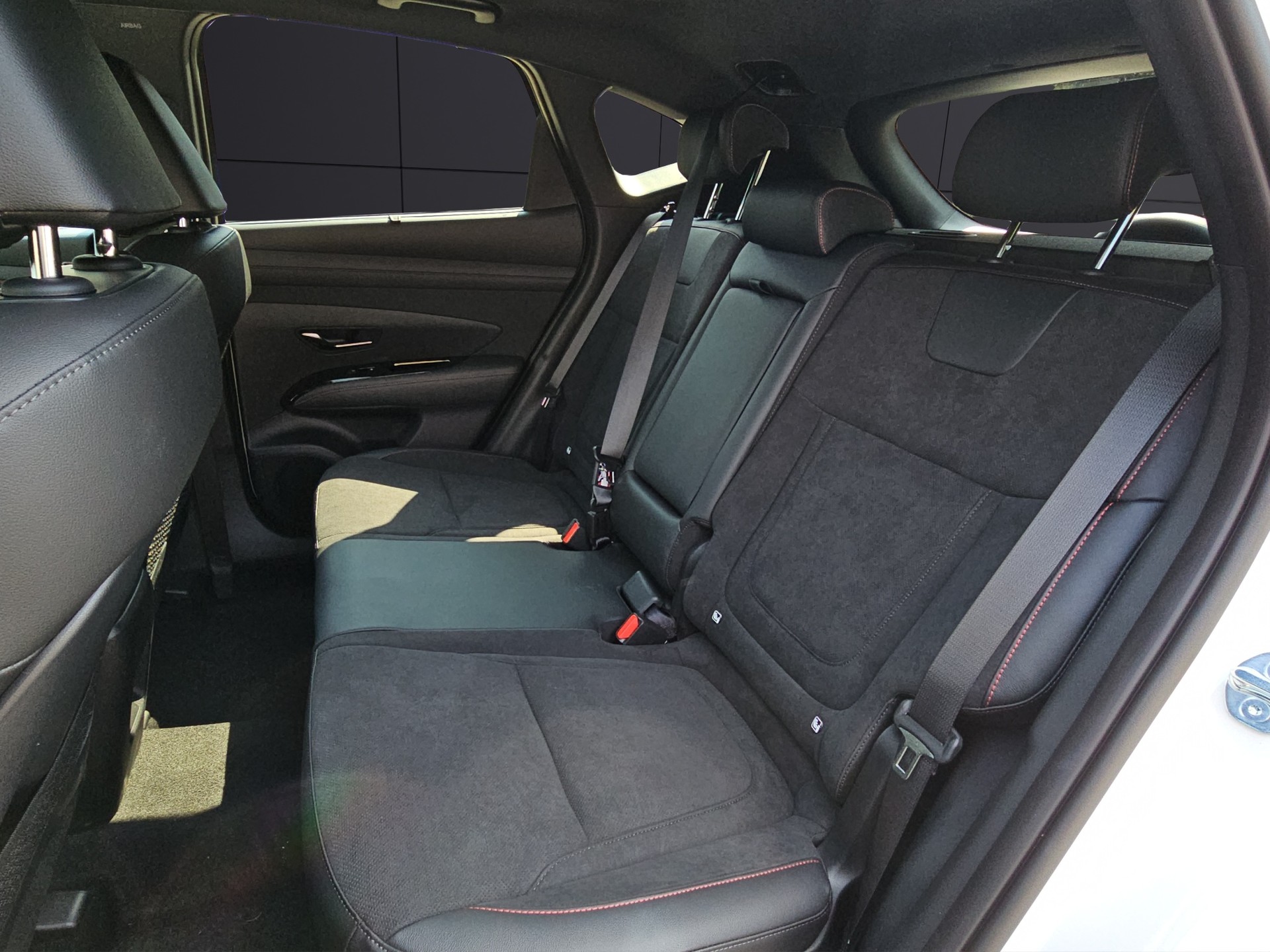 HYUNDAI Tucson 1.6 T-GDi HEV N-Line 4WD-image-10