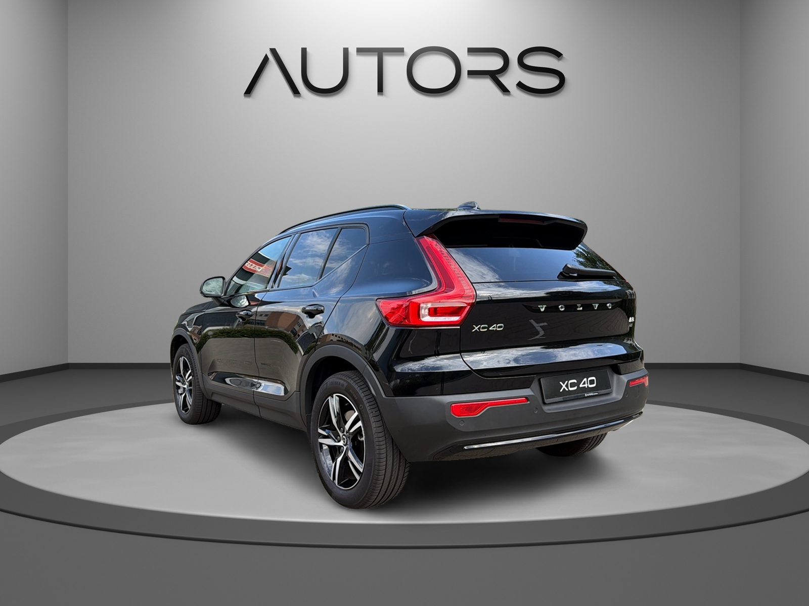 VOLVO XC40 B3 Benzin Mild Hybrid Plus Dark DCT-image-2