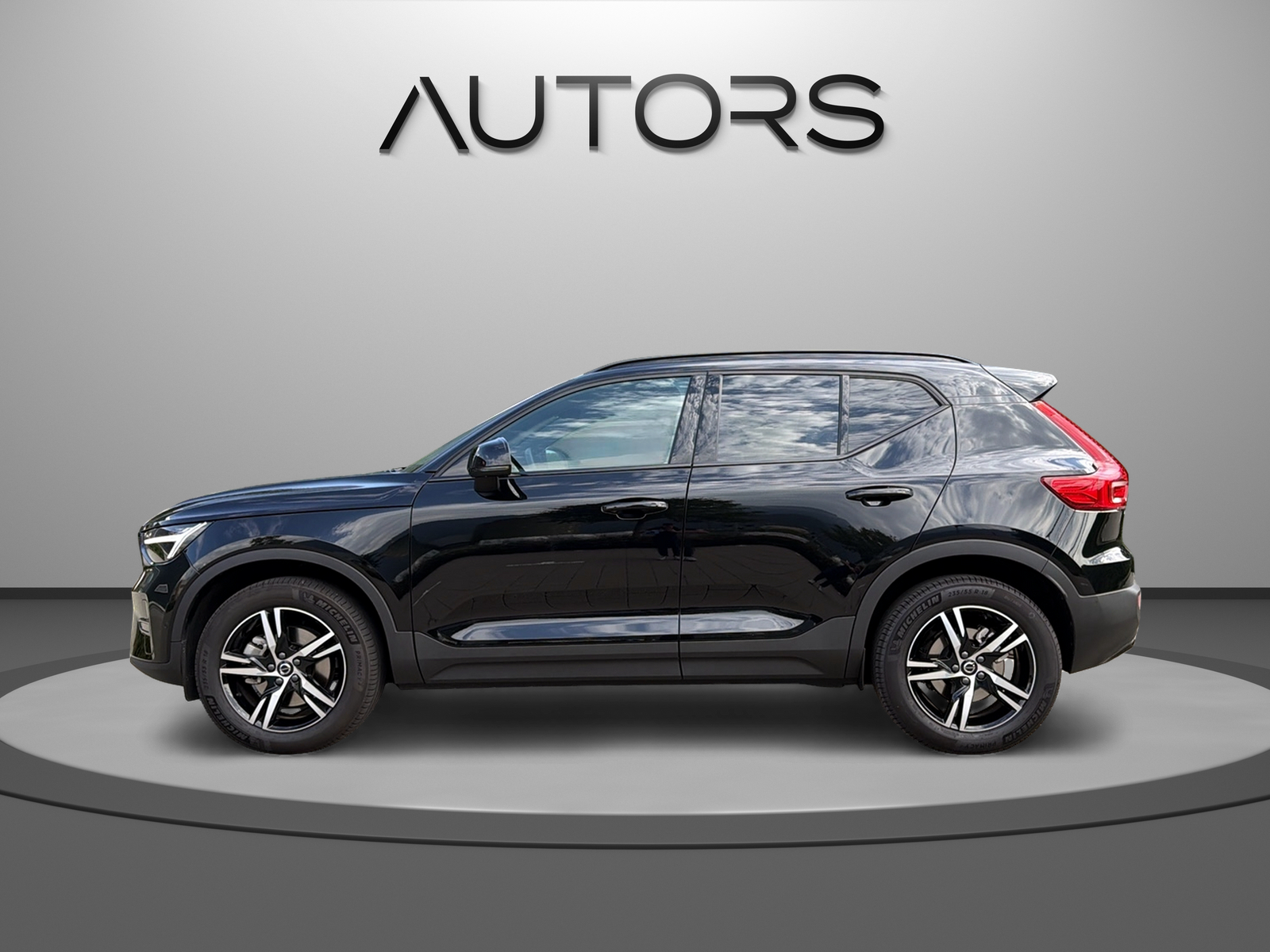 VOLVO XC40 B3 Benzin Mild Hybrid Plus Dark DCT-image-3