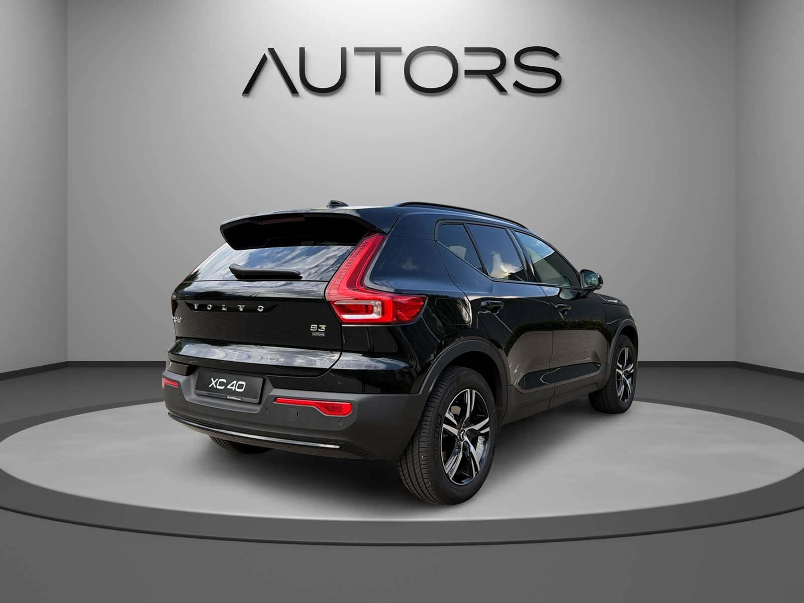 VOLVO XC40 B3 Benzin Mild Hybrid Plus Dark DCT-image-4