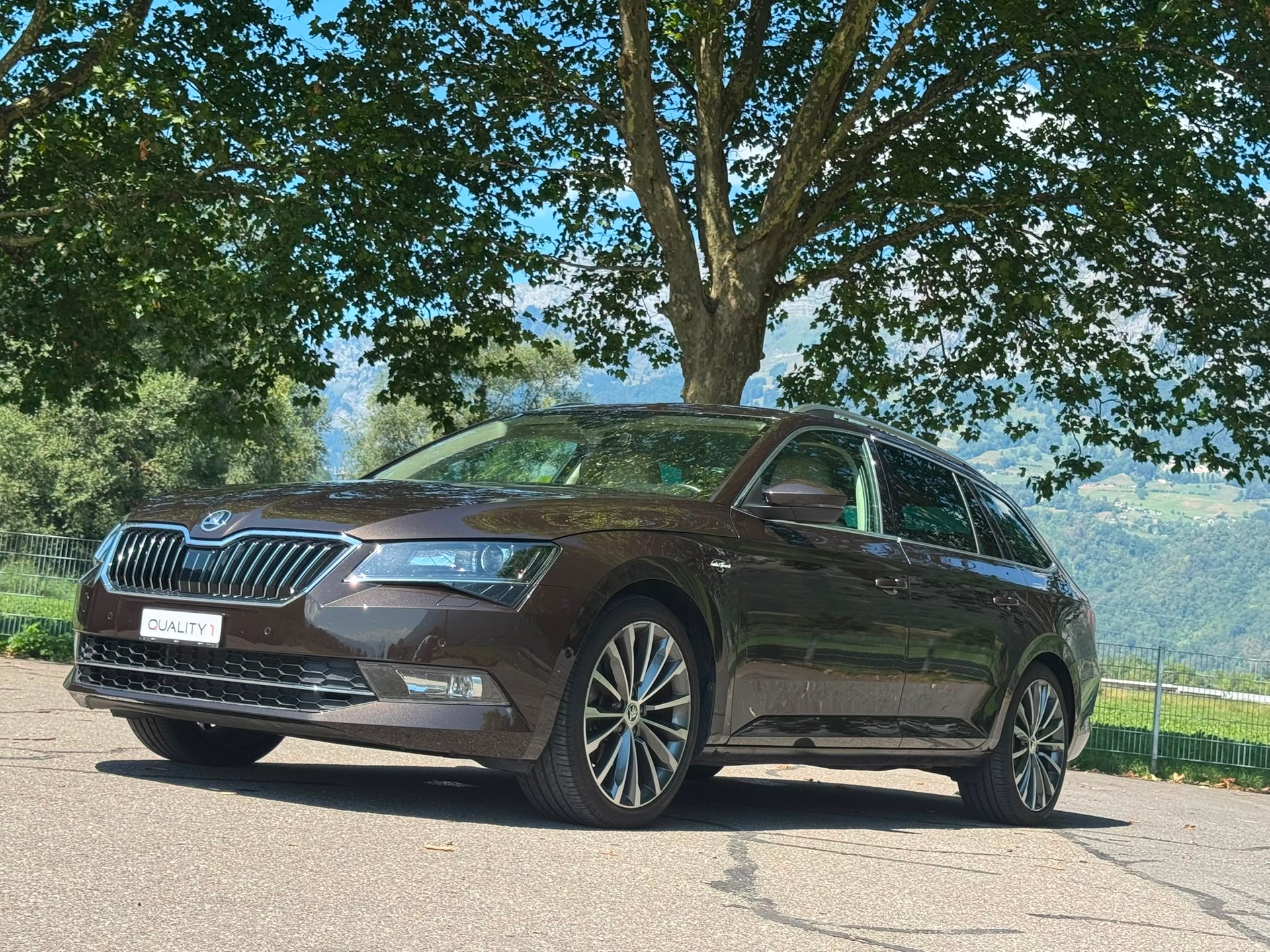 SKODA Superb Combi 2.0 TDi L&K 4x4 DSG-image-3