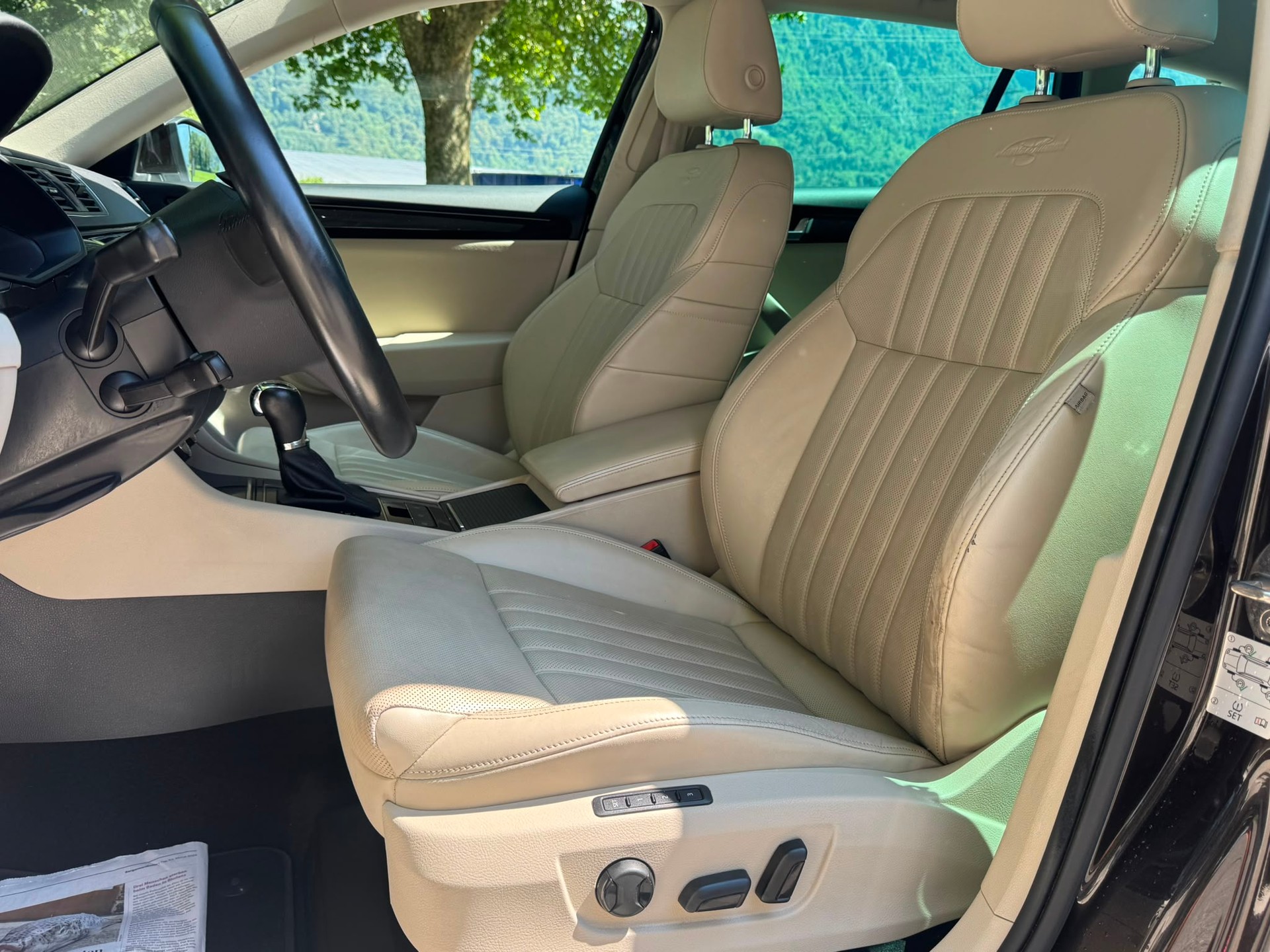 SKODA Superb Combi 2.0 TDi L&K 4x4 DSG-image-17