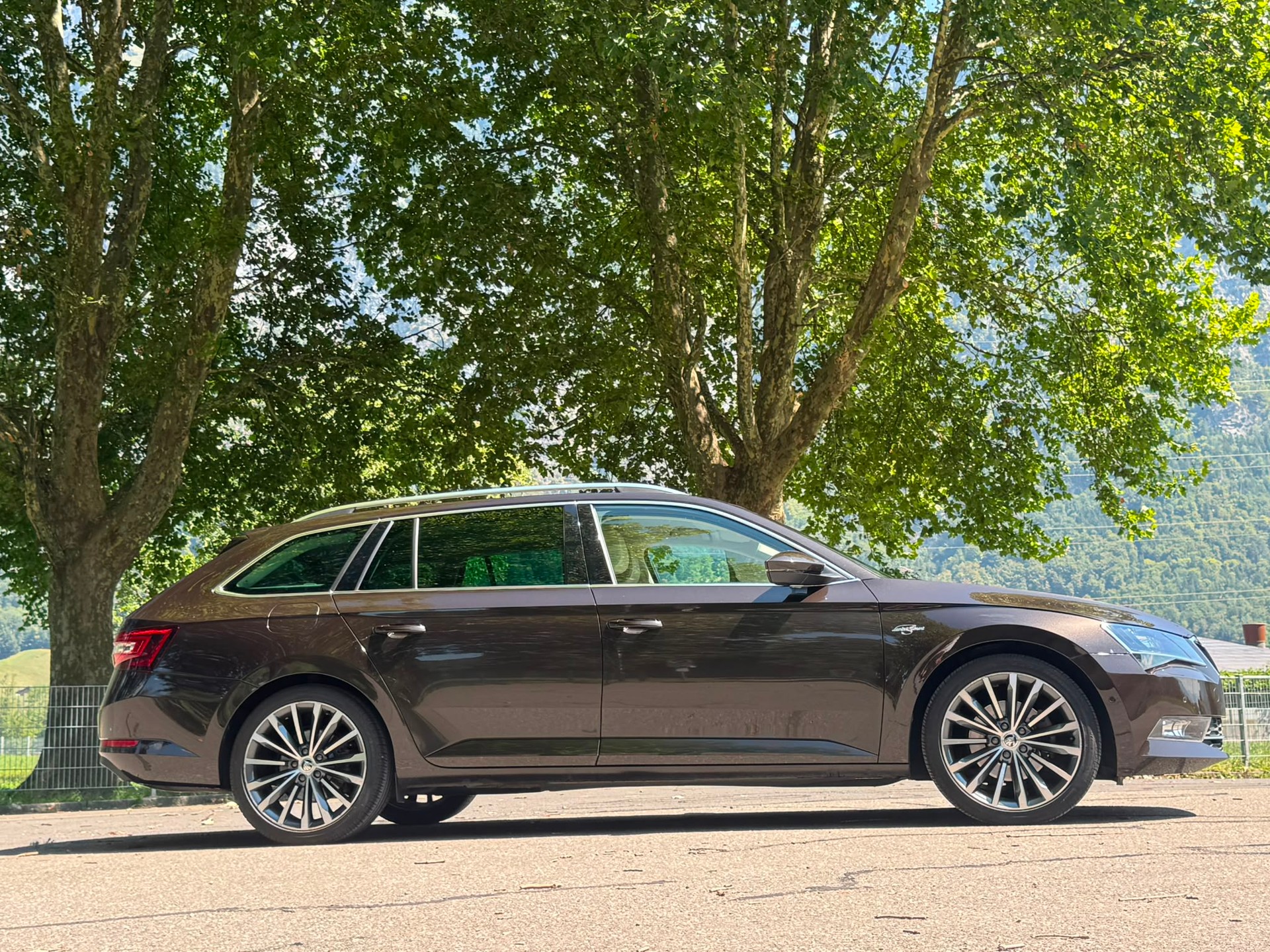 SKODA Superb Combi 2.0 TDi L&K 4x4 DSG-image-5