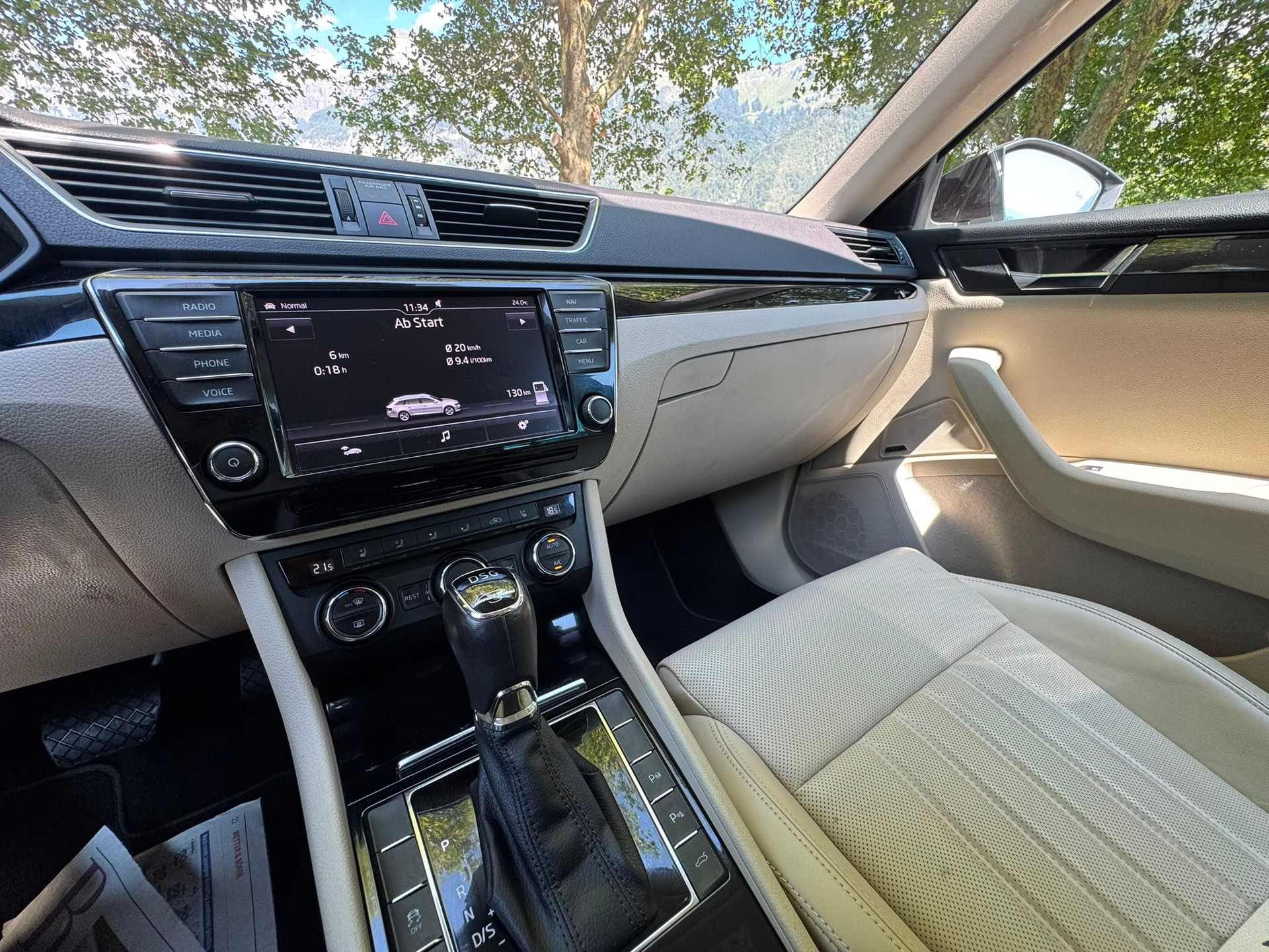 SKODA Superb Combi 2.0 TDi L&K 4x4 DSG-image-19