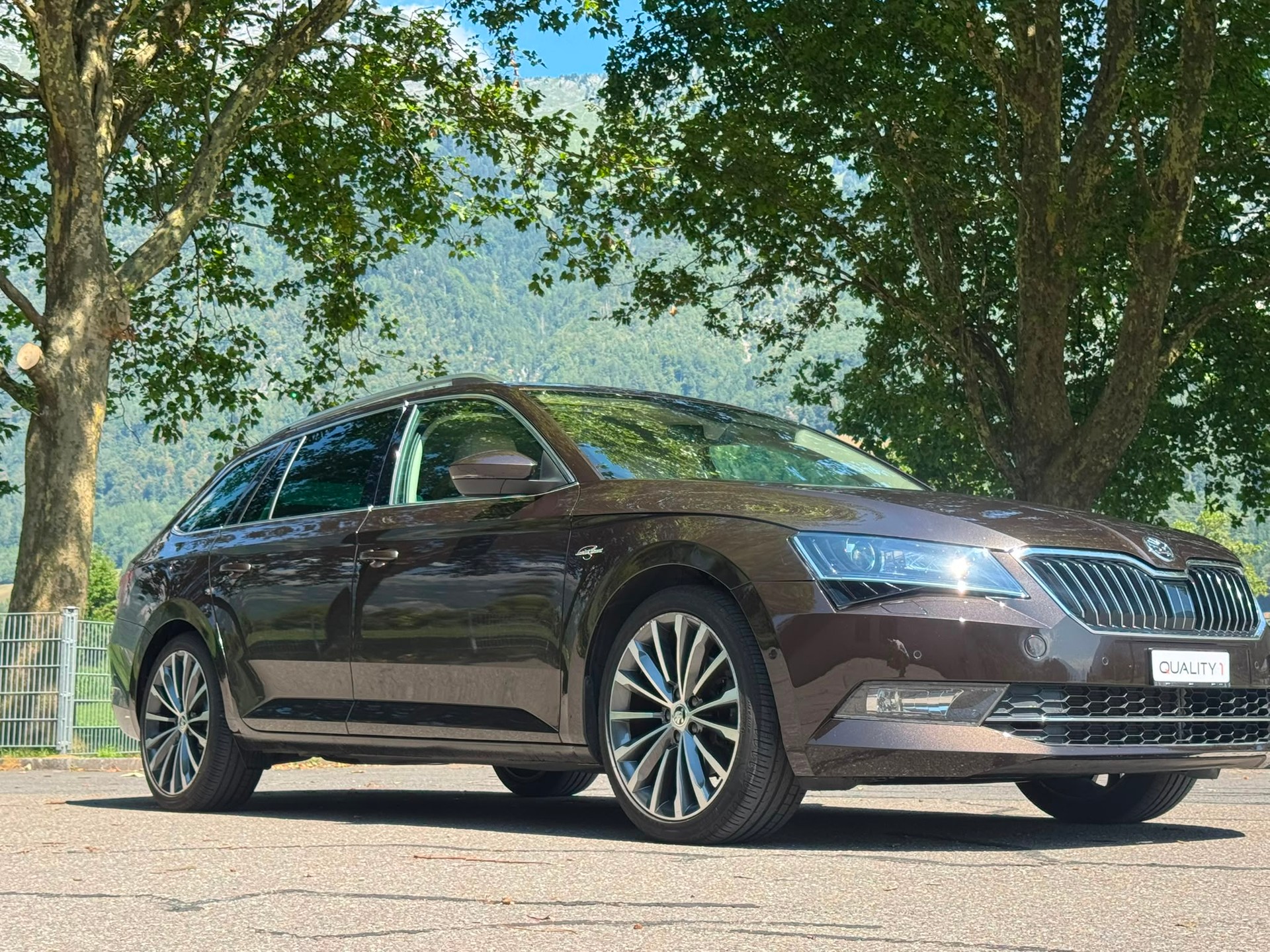 SKODA Superb Combi 2.0 TDi L&K 4x4 DSG-image-2
