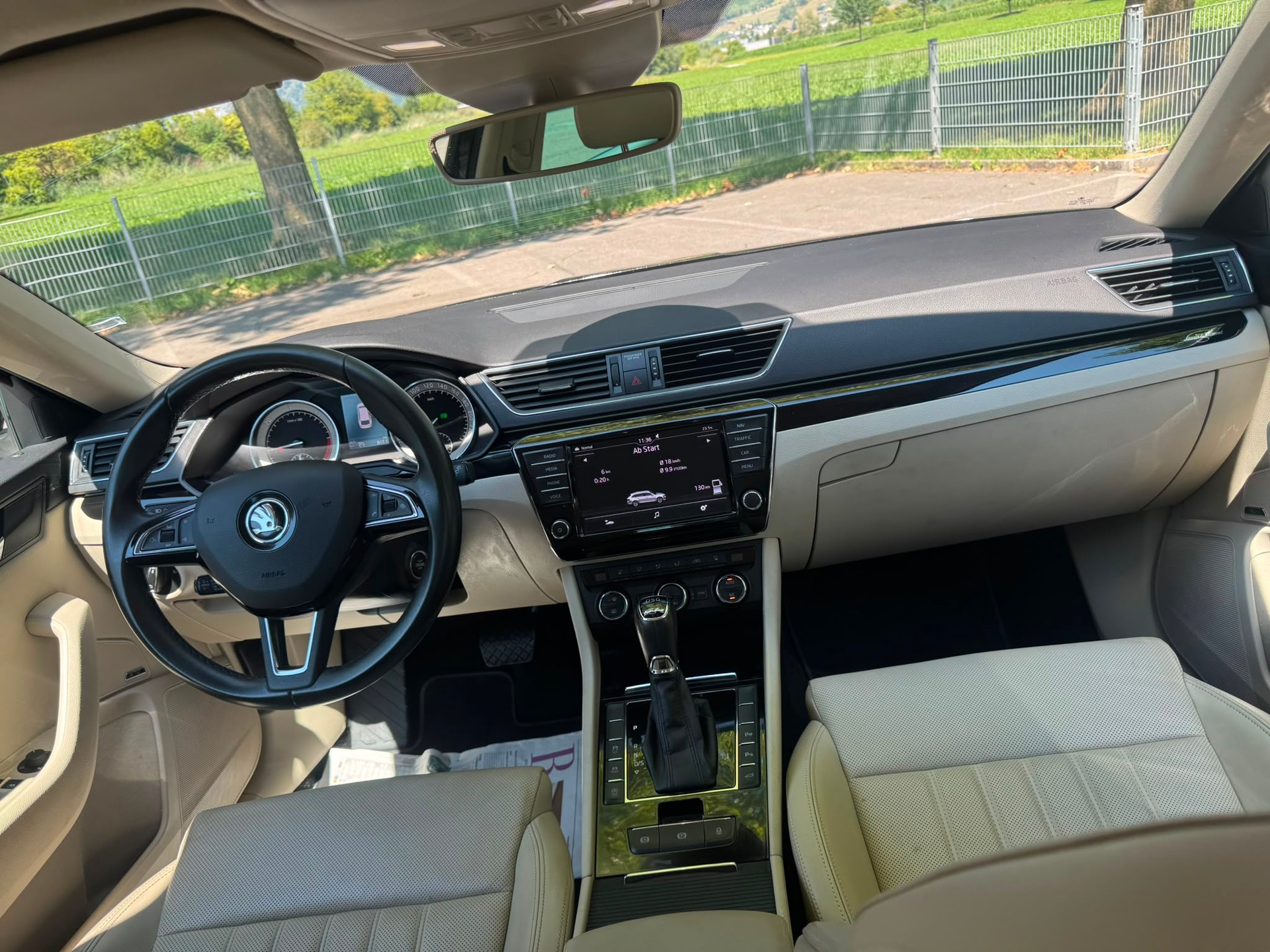 SKODA Superb Combi 2.0 TDi L&K 4x4 DSG-image-20