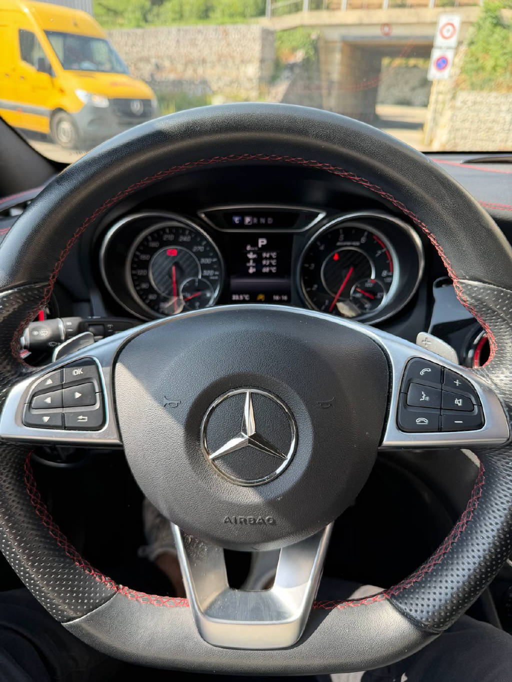 MERCEDES-BENZ CLA 45 AMG 4m Shooting Brake-image-8
