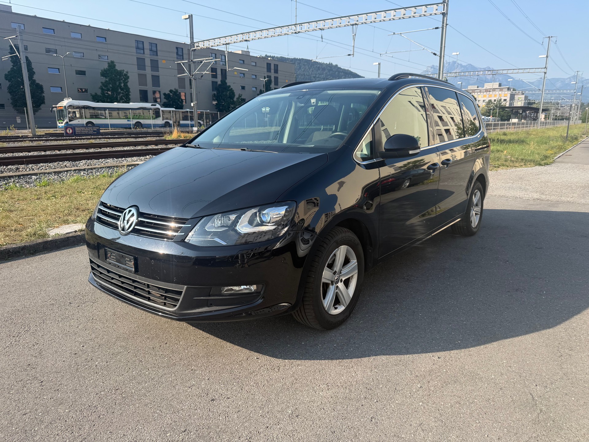 VW Sharan 2.0 TDI BMT Comfortline 4Motion-image-0