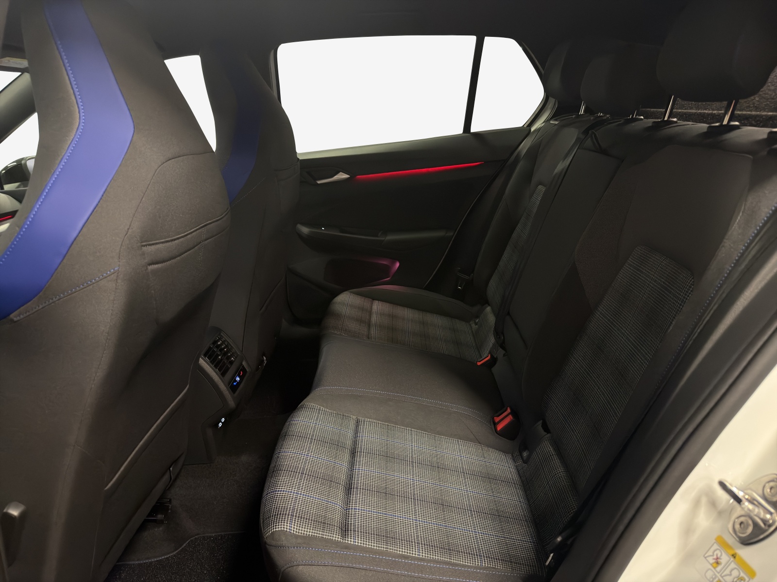 VW Golf 1.5 TSI PHEV GTE-image-9