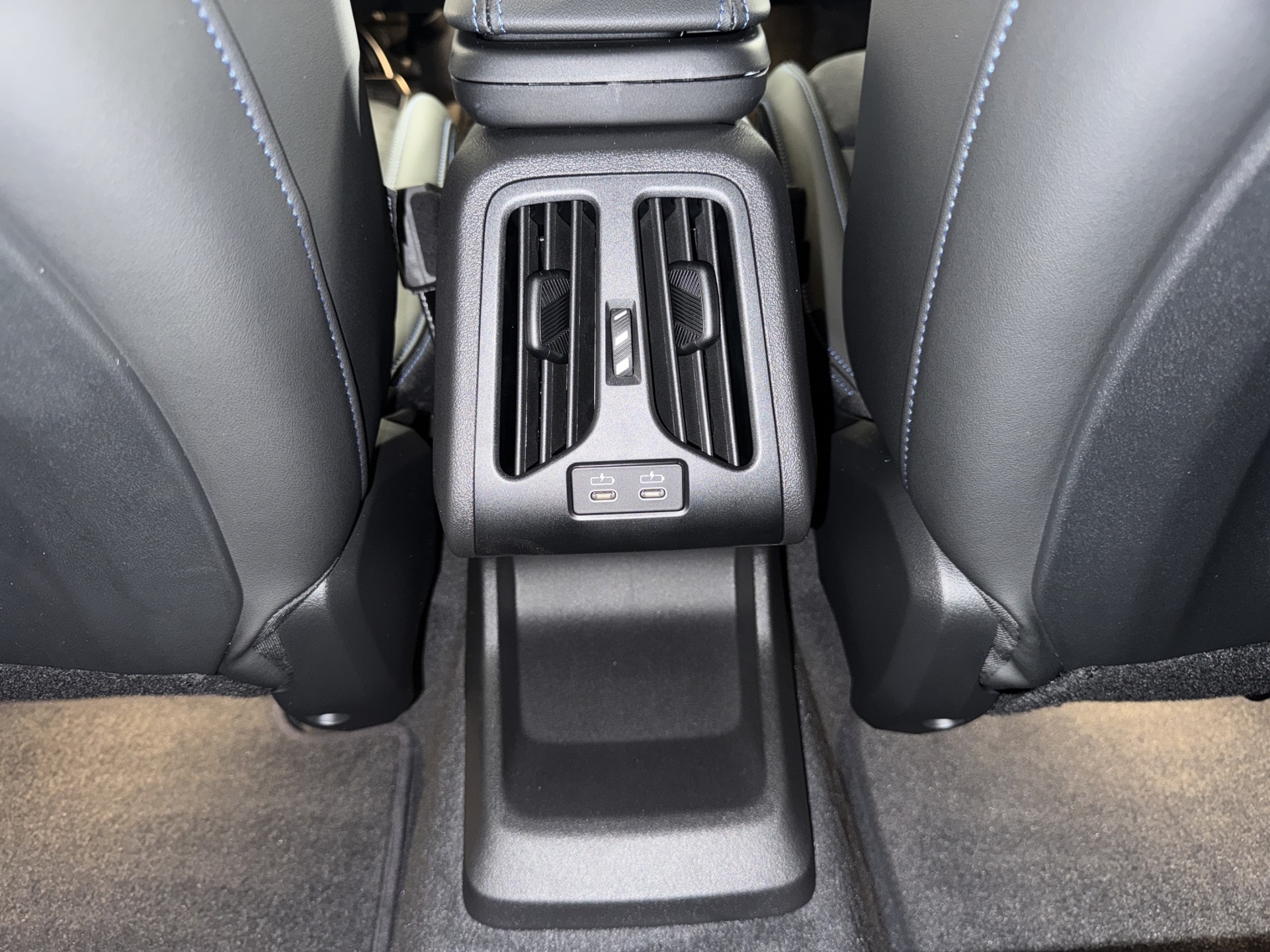 BMW X1 20d xDrive-image-13