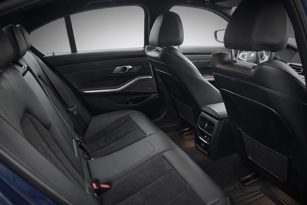 BMW 320d xDrive 48V Steptronic M Sport-image-10