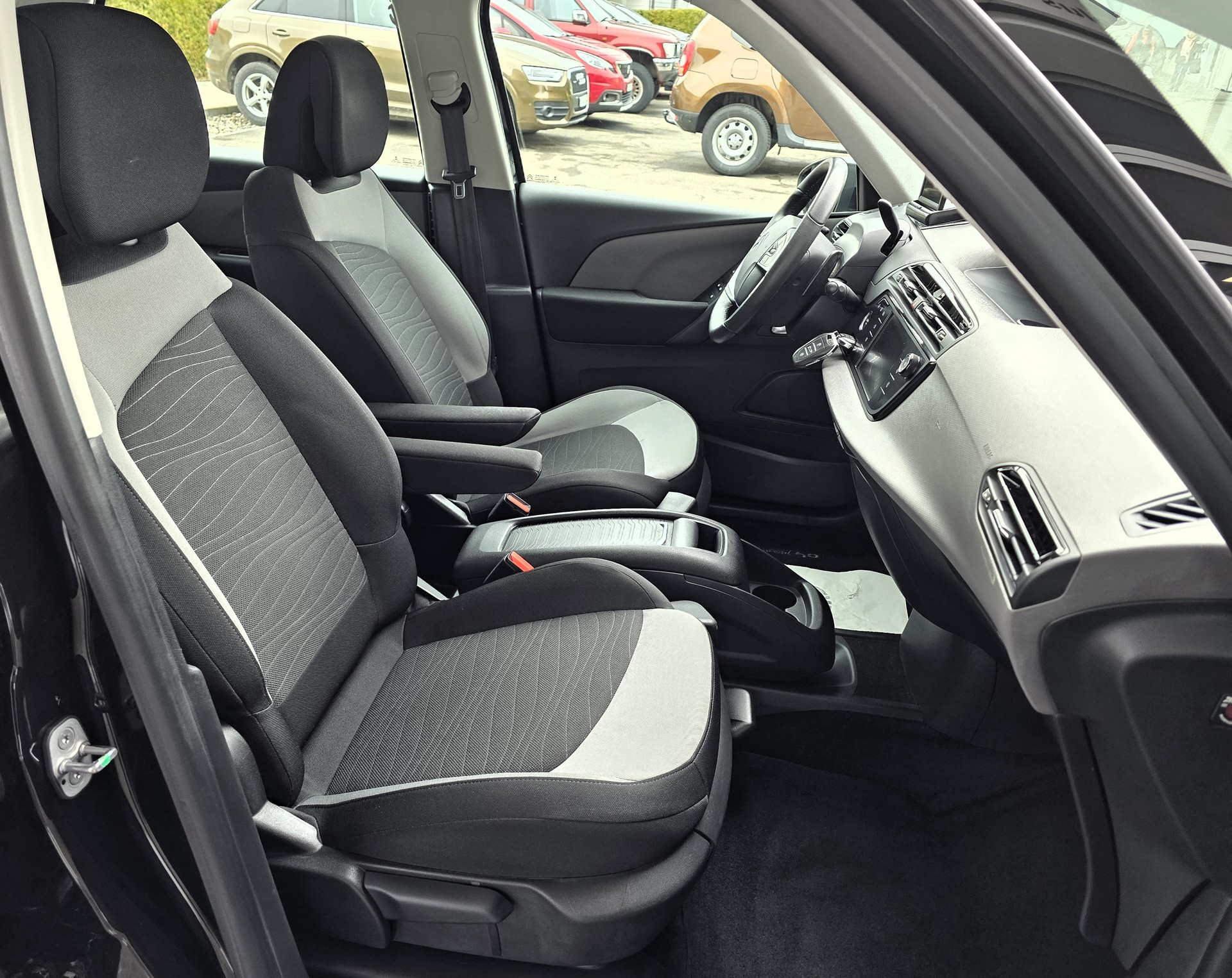 CITROEN C4 Picasso 1.6 e-HDi Séduction ETG6-image-7