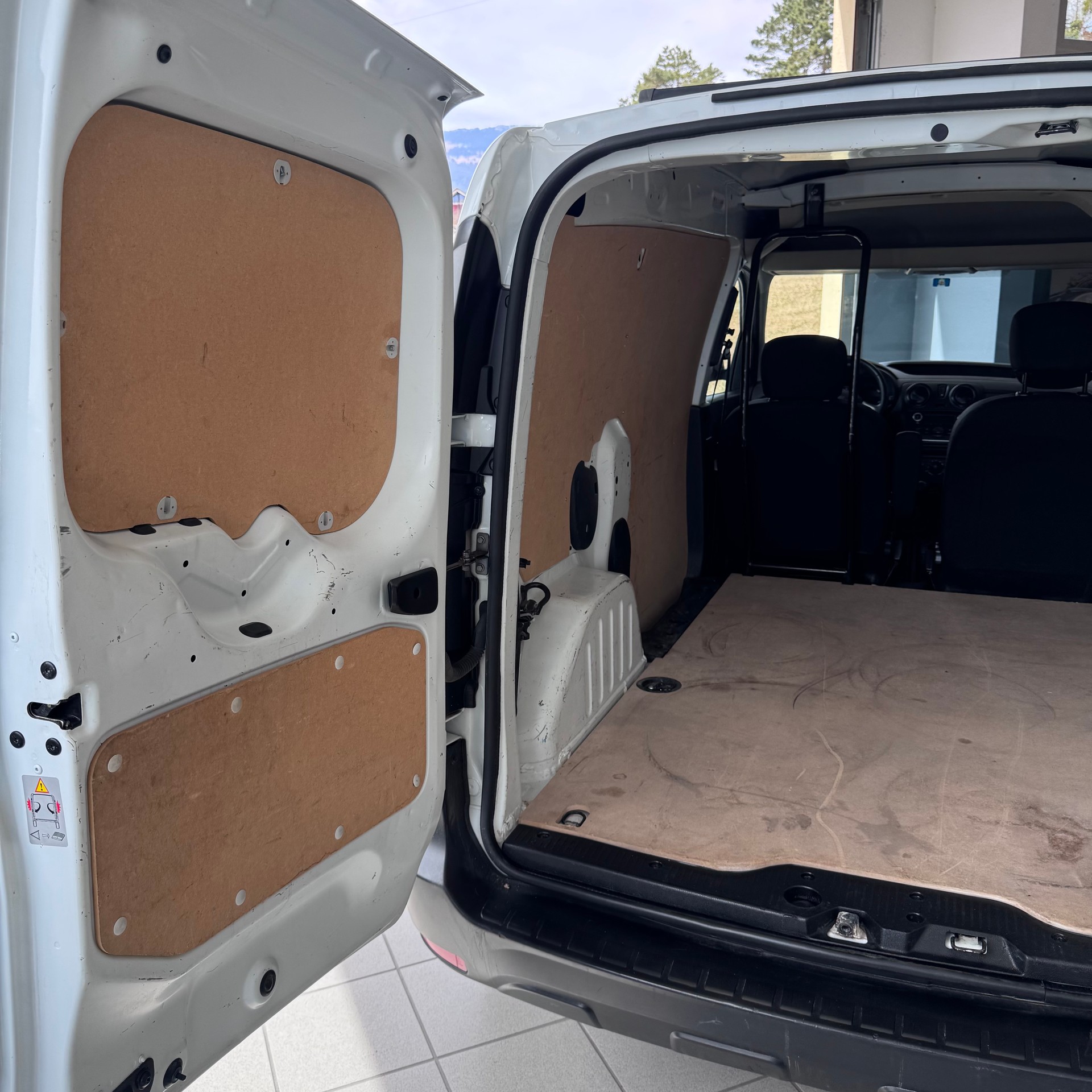 DACIA Dokker Van SCe 100 S&S Essential Verblecht-image-9