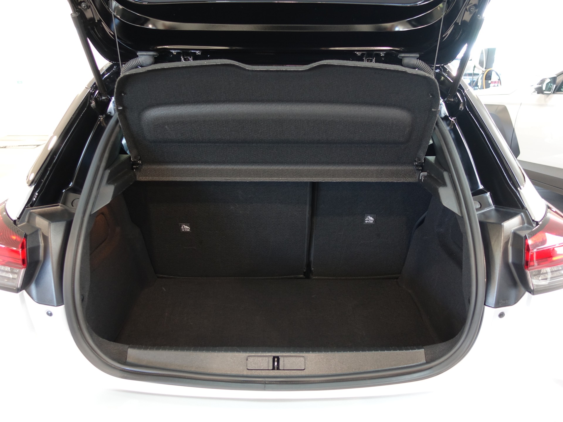 OPEL Corsa 1.2 MHEV GS-image-22