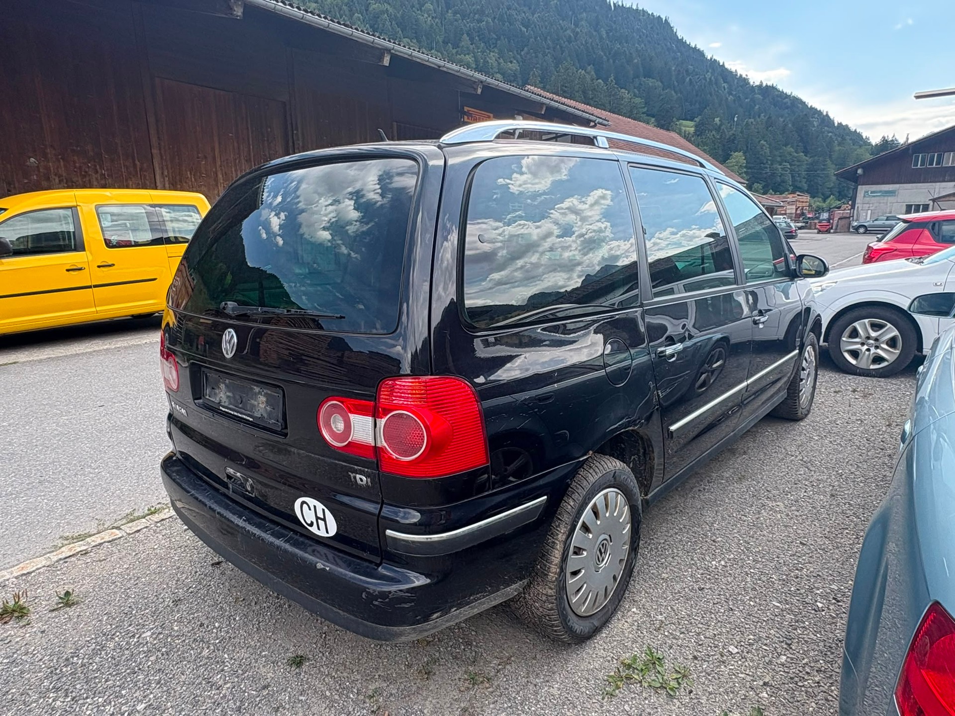 VW Sharan 1.9 TDI Trendline 4Motion-image-4