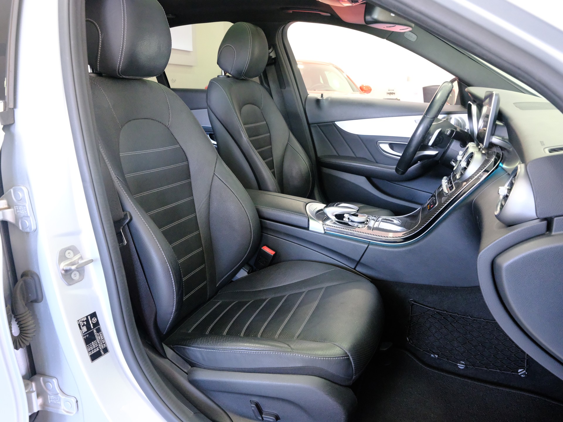 MERCEDES-BENZ C 250 d Swiss Star AMG Line 4Matic 9G-Tronic-image-14
