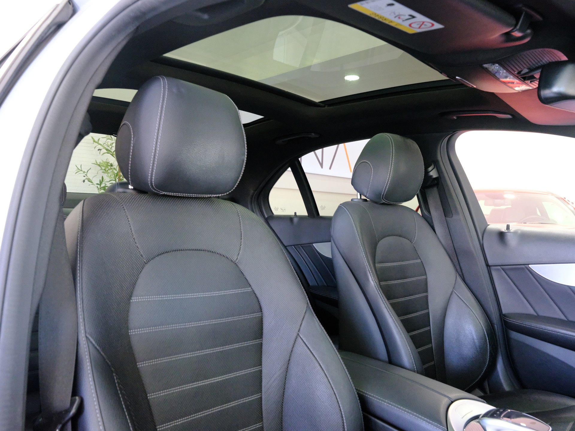 MERCEDES-BENZ C 250 d Swiss Star AMG Line 4Matic 9G-Tronic-image-16