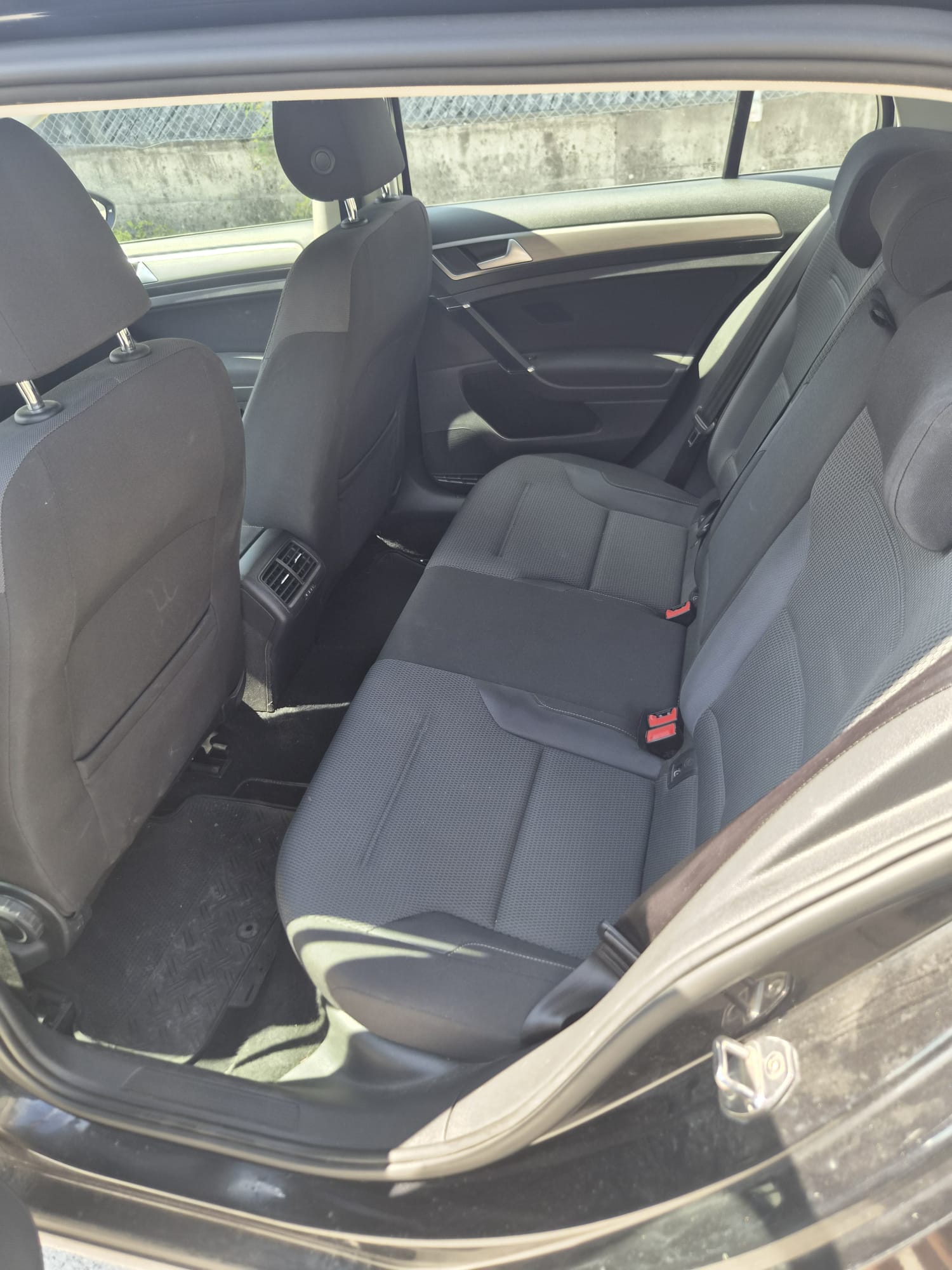 VW Golf 2.0 TDI Highline 4Motion-image-4