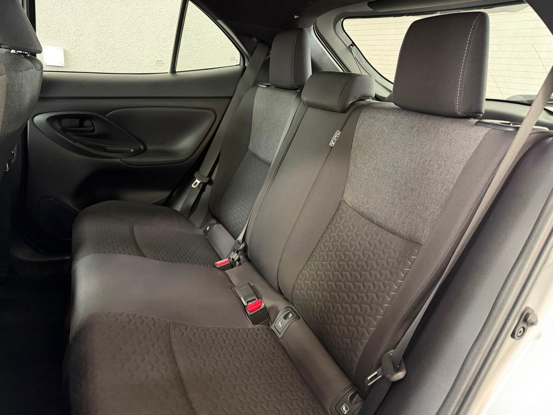 TOYOTA Yaris Cross 1.5 Trend e-CVT AWDi *Caméra de recul*CarPlay*-image-10