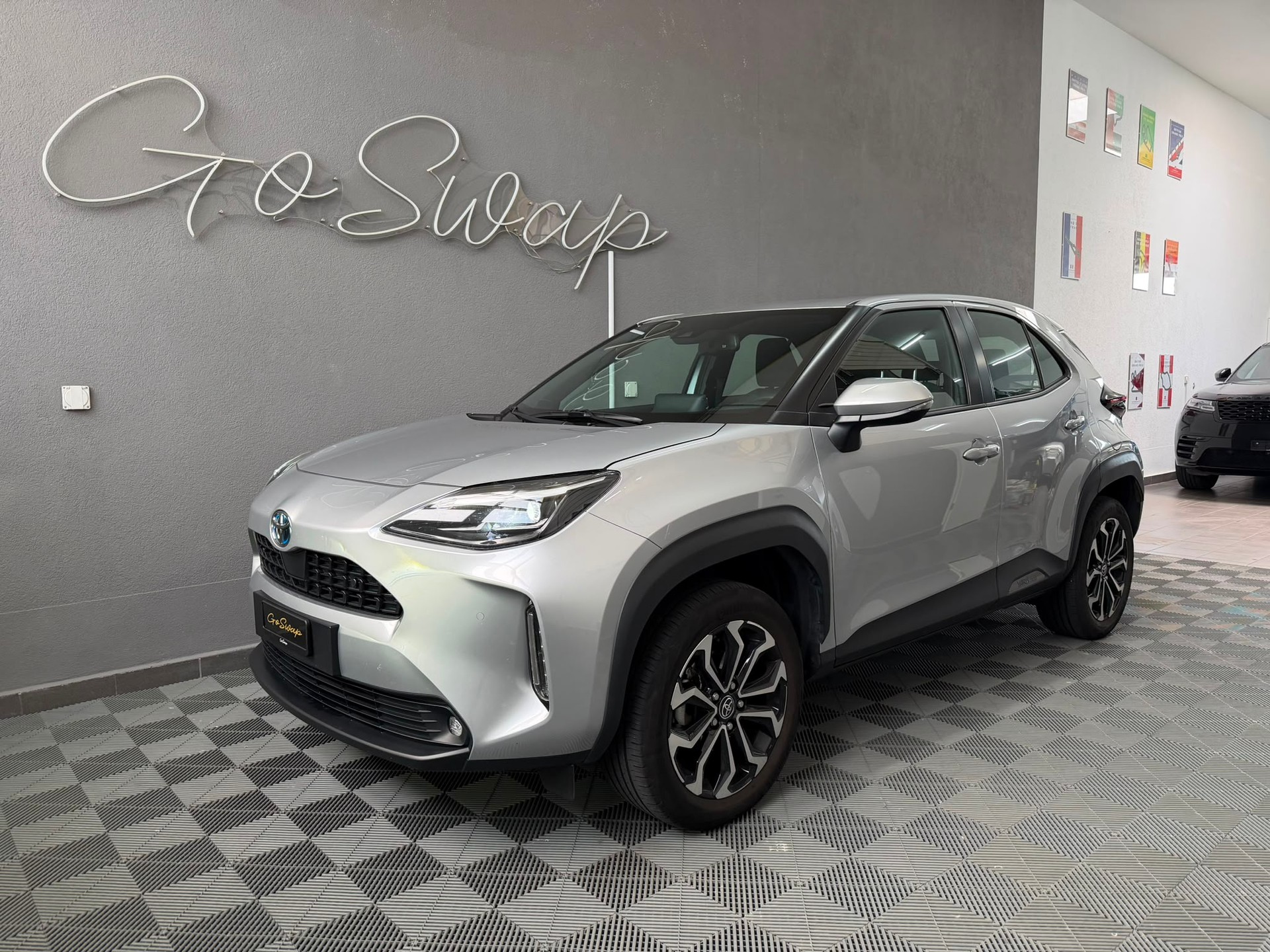 TOYOTA Yaris Cross 1.5 Trend e-CVT AWDi *Caméra de recul*CarPlay*-image-0