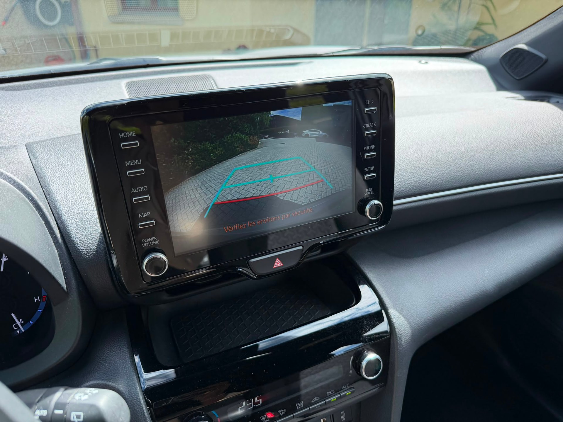 TOYOTA Yaris Cross 1.5 Trend e-CVT AWDi *Caméra de recul*CarPlay*-image-20