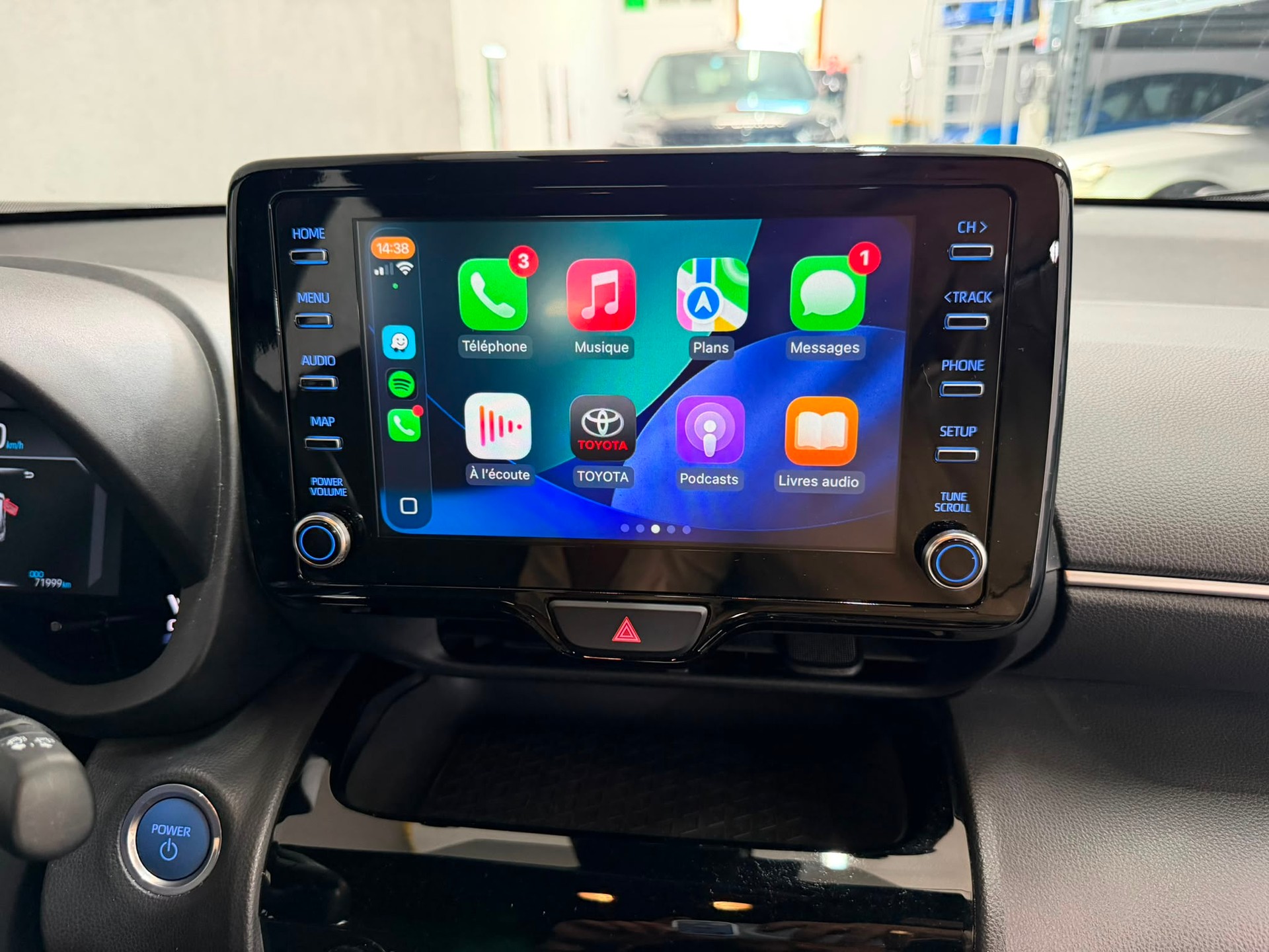 TOYOTA Yaris Cross 1.5 Trend e-CVT AWDi *Caméra de recul*CarPlay*-image-19