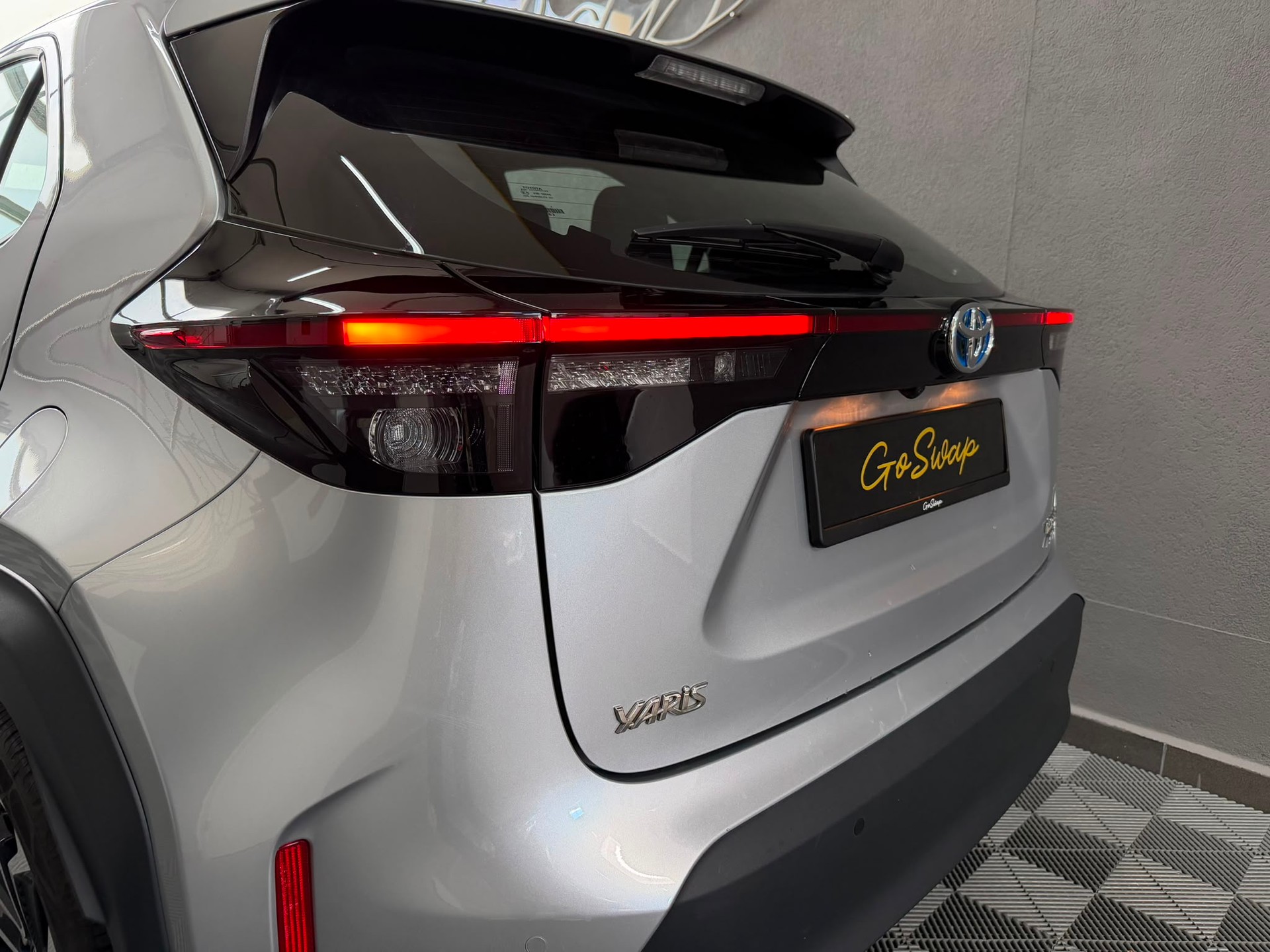 TOYOTA Yaris Cross 1.5 Trend e-CVT AWDi *Caméra de recul*CarPlay*-image-5