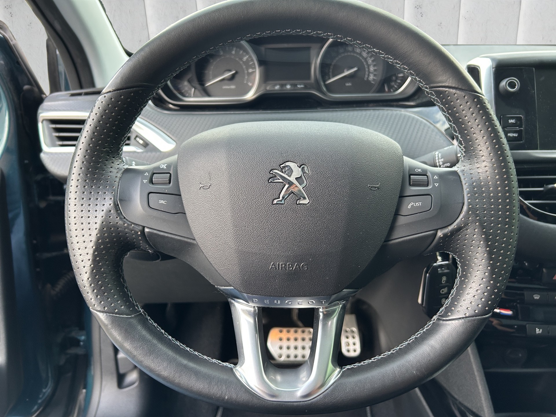 PEUGEOT 2008 1.2 PureTech Crossway EAT6-image-12